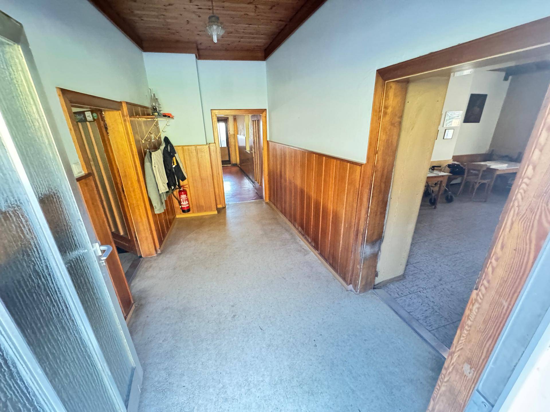 Einfamilienhaus mit Gastronomie- und Gewerbeflächen – vielseitiges Anwesen in Kapfenstein - Ansicht 5