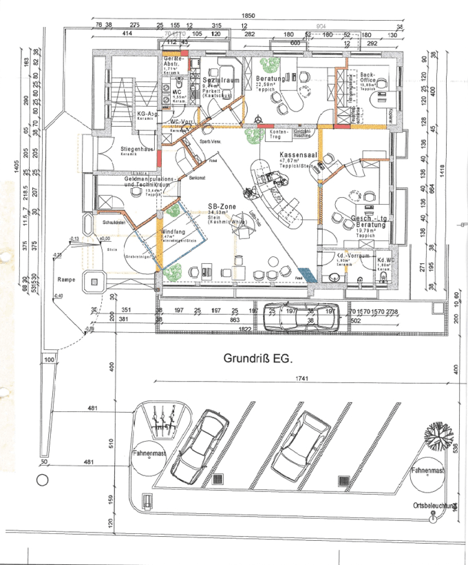 Grundriss des Erdgeschosses mit Beratungsräumen, Kassenbereich und WC.