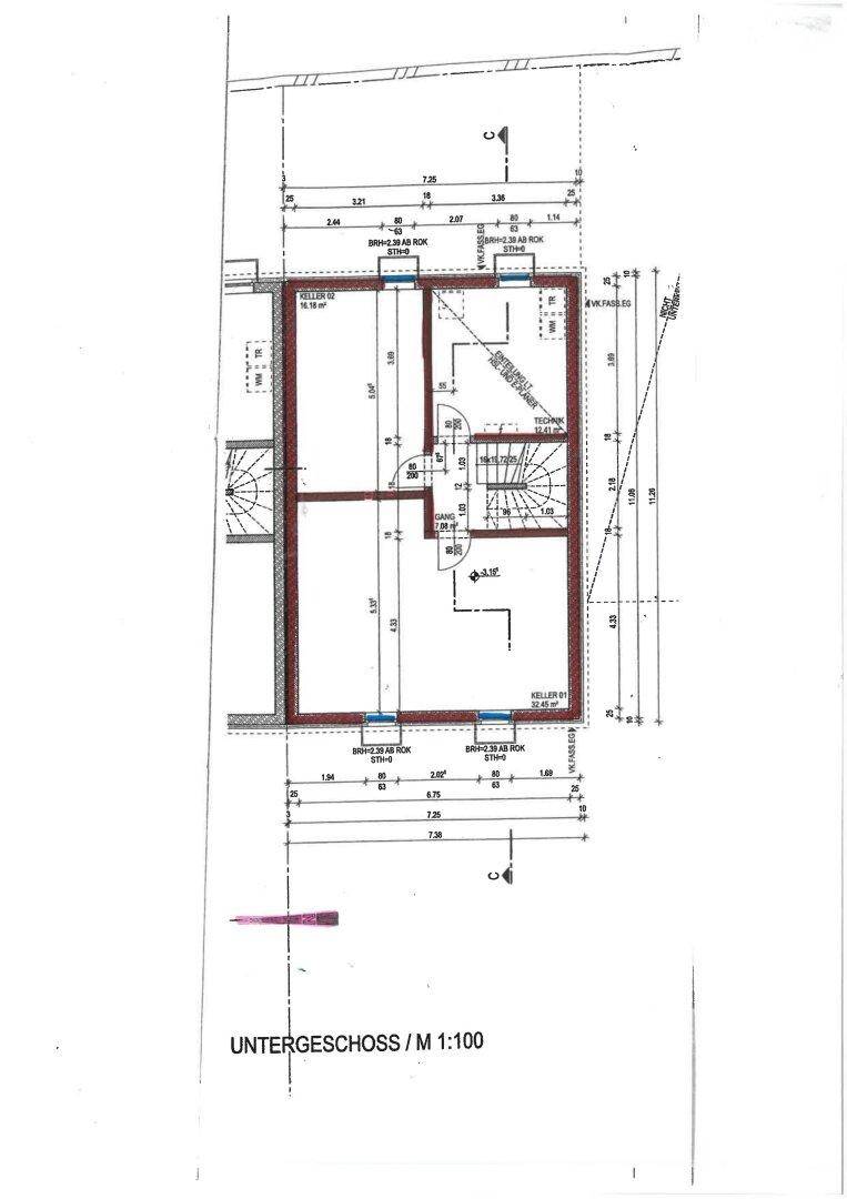 Grundriss des Untergeschosses mit Kellerraum und Technikbereich.