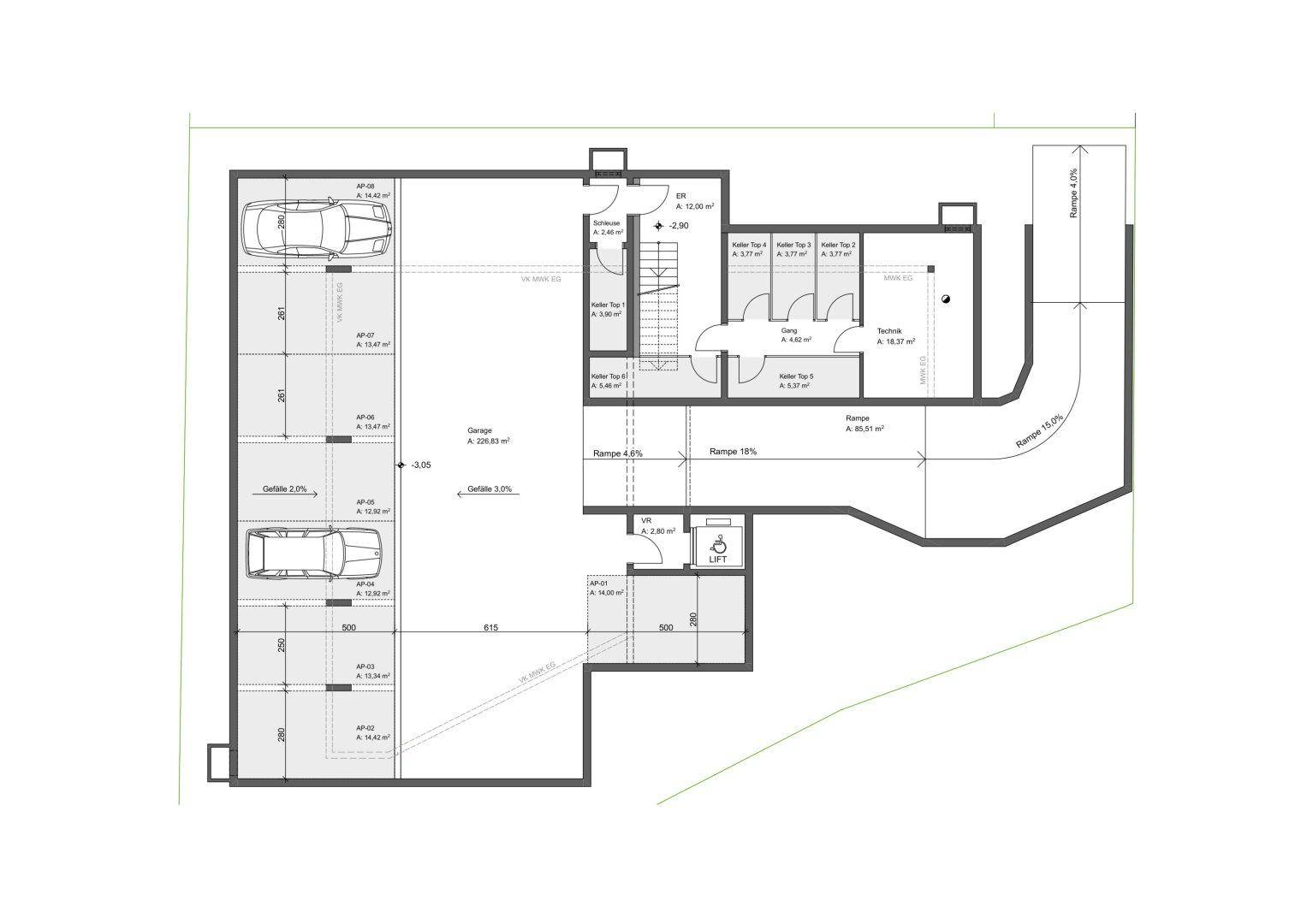 Grundriss des Untergeschosses mit Tiefgaragenstellplätzen, Kellerräumen, Treppenhaus, Rampe und Aufzug.