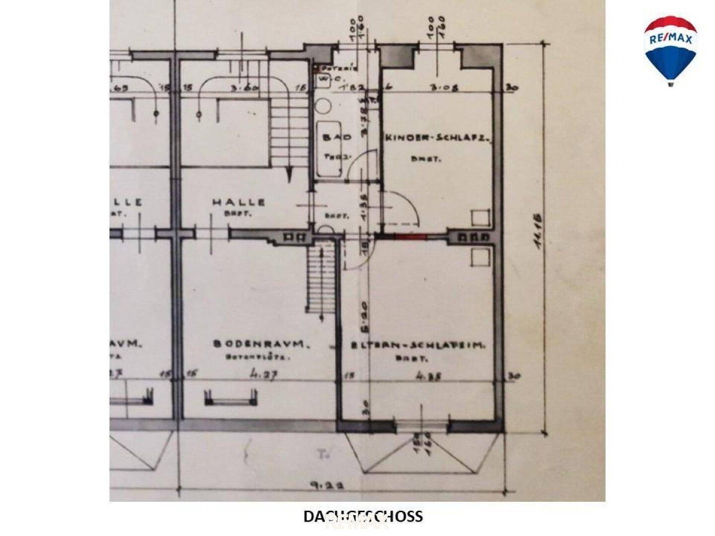 Grundriss des Dachgeschosses mit Schlafzimmern, Bad und Abstellraum.
