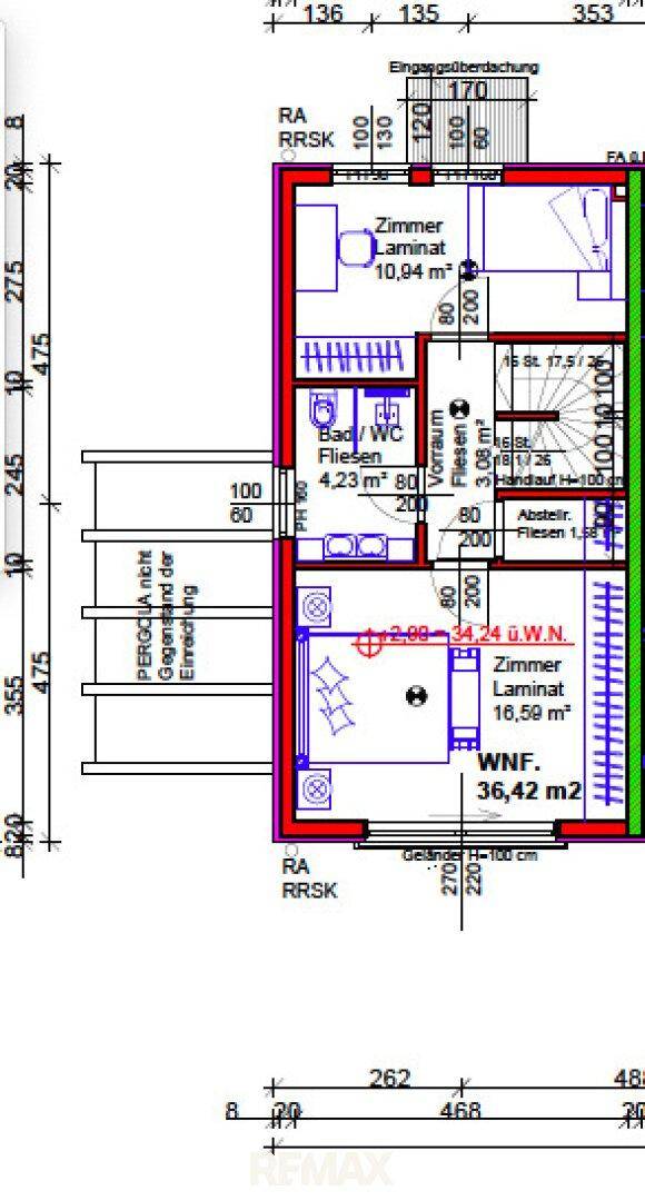 Grundriss des Obergeschosses mit Schlafzimmern, Bad und Balkonzugang.