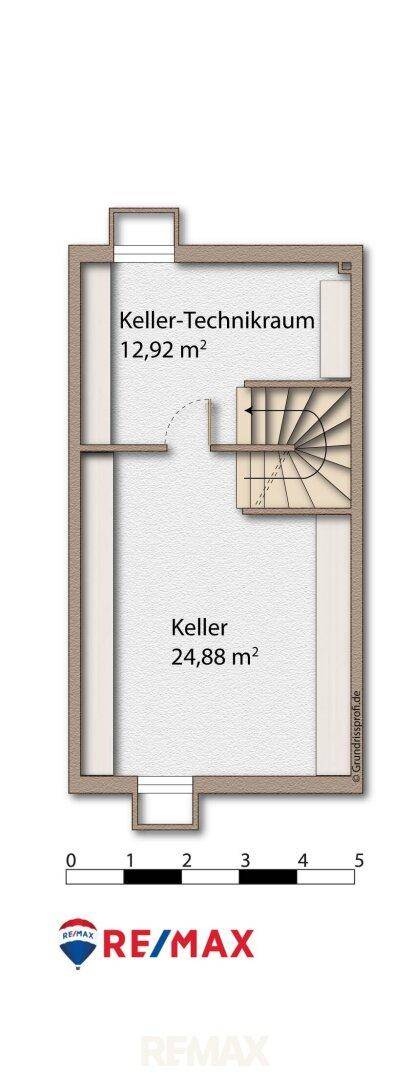 Grundriss des Kellers mit Technikraum und zusätzlichem, geräumigem Kellerraum.