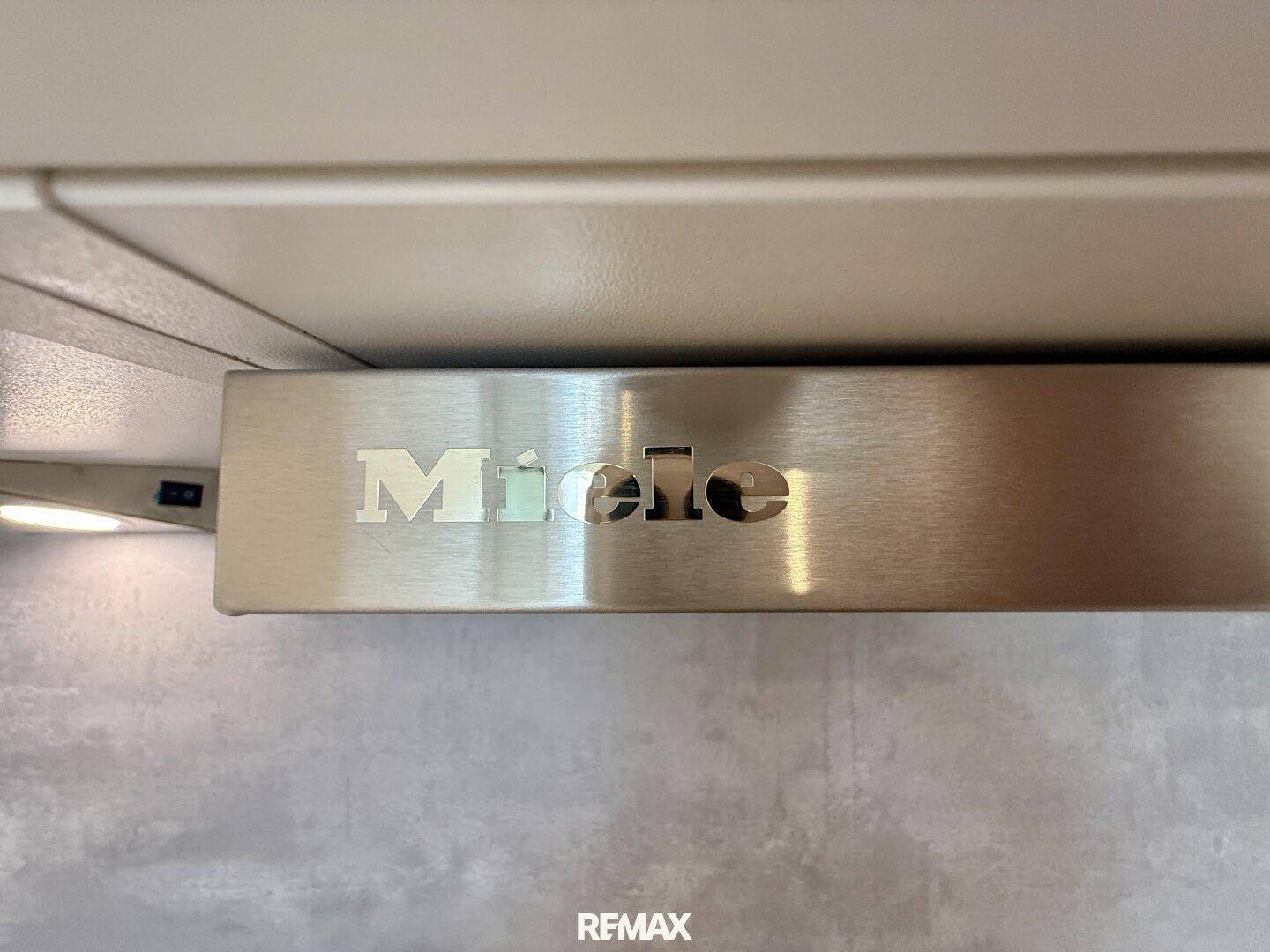 Einbauküche mit Mielegeräter