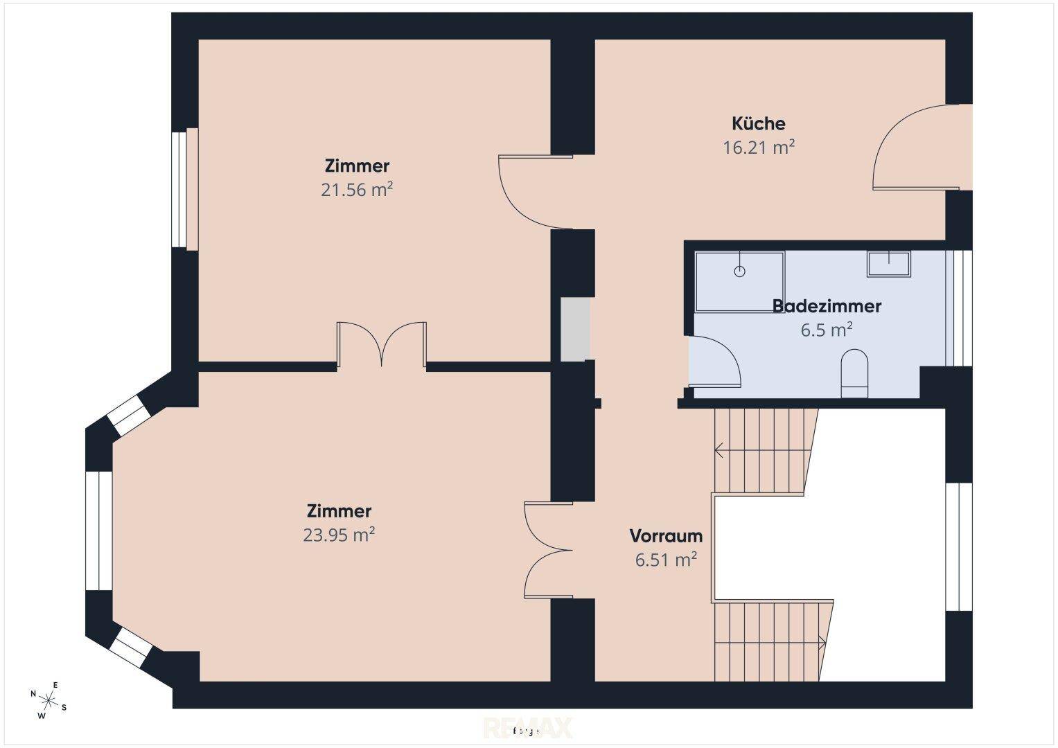 Grundriss des ersten Obergeschosses mit zwei Zimmern, Küche und Badezimmer.