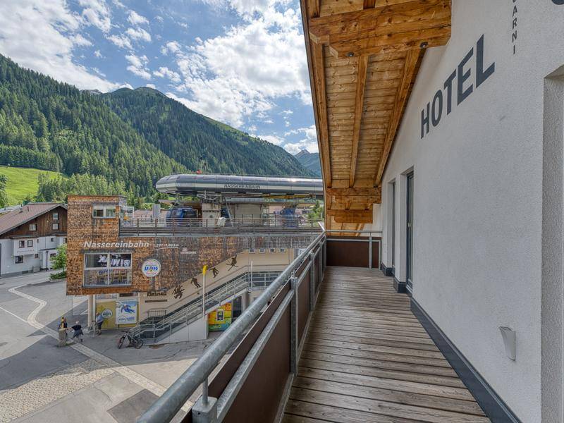 E&VStAntonHotelGablweb_20