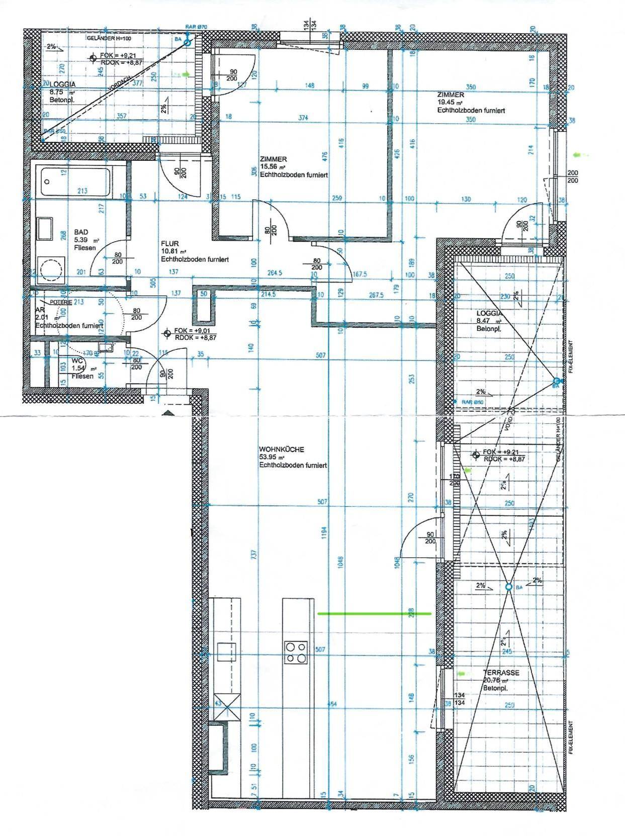 Detaillierter Grundriss einer Wohnung mit mehreren Zimmern, Loggia und Terrasse.