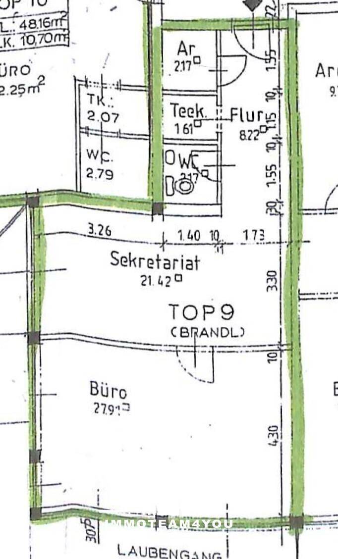 Grundrissplan mit Büroräumen, Sekretariat, WC und Flur, markiert als TOP 9.
