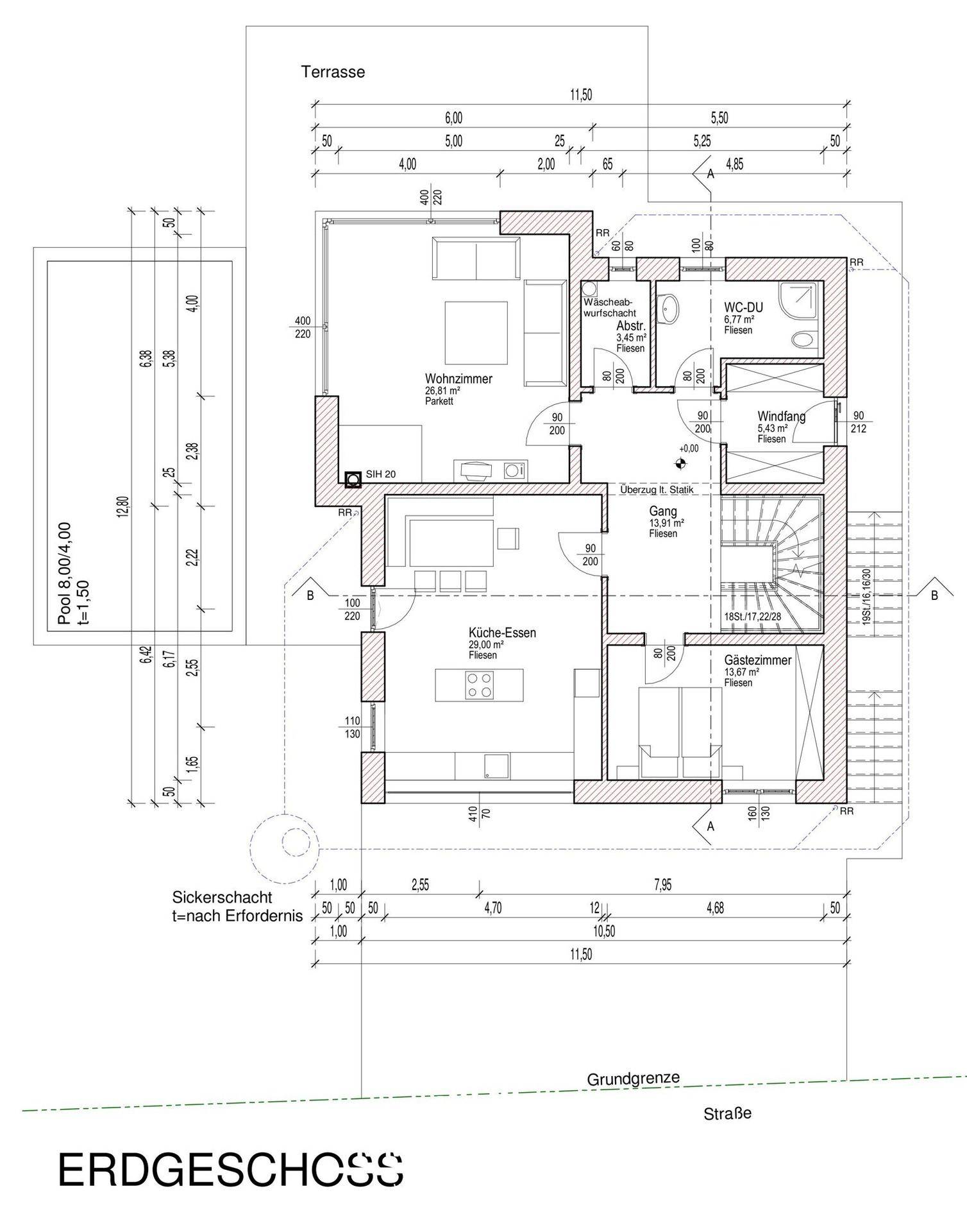 Grundriss des Erdgeschosses mit offenem Wohn-Essbereich, Küche, Gästezimmer und Terrasse.
