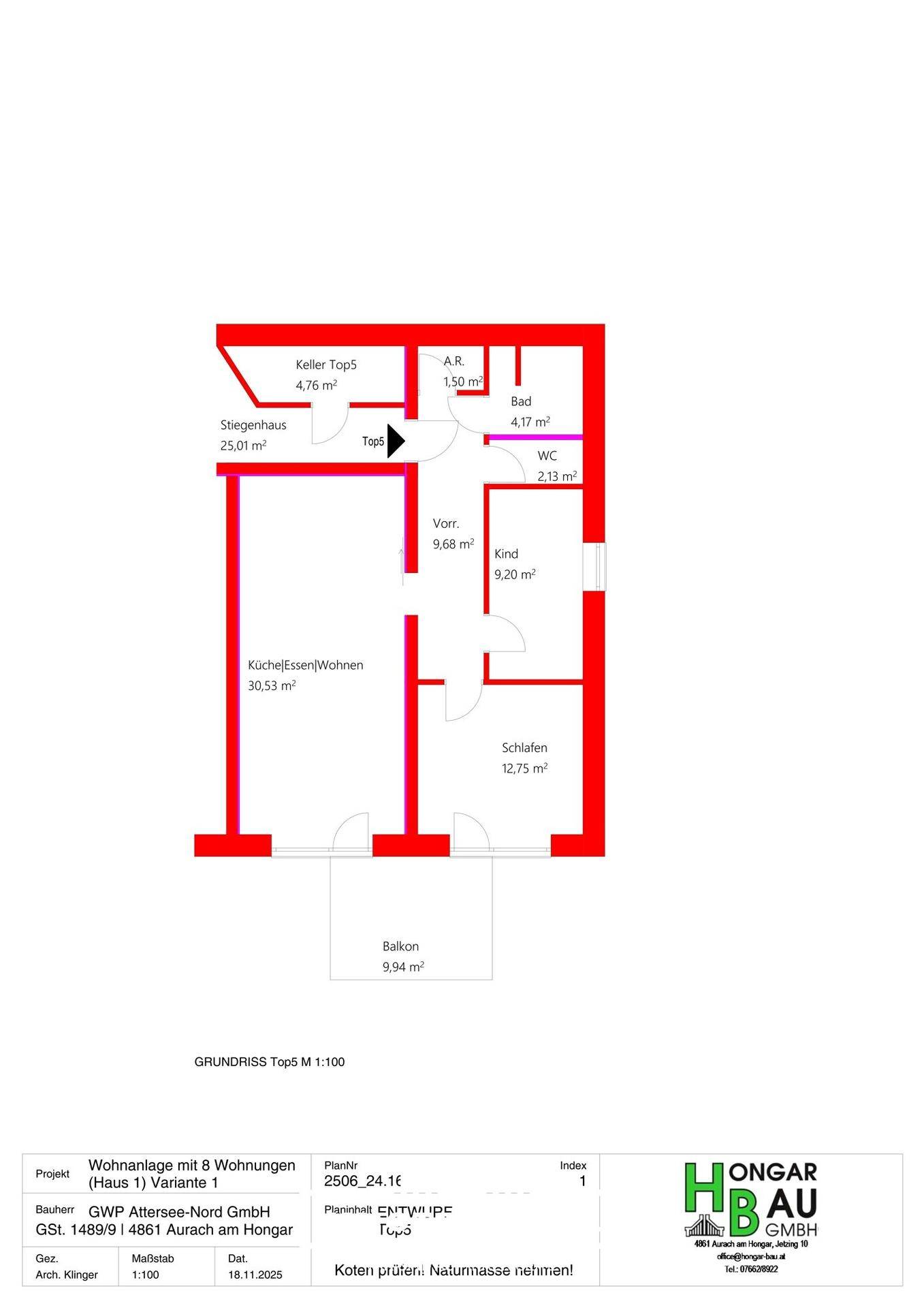 Grundrissplan einer Wohnung mit Wohnküche, Schlafzimmer, Bad, WC und Balkon.