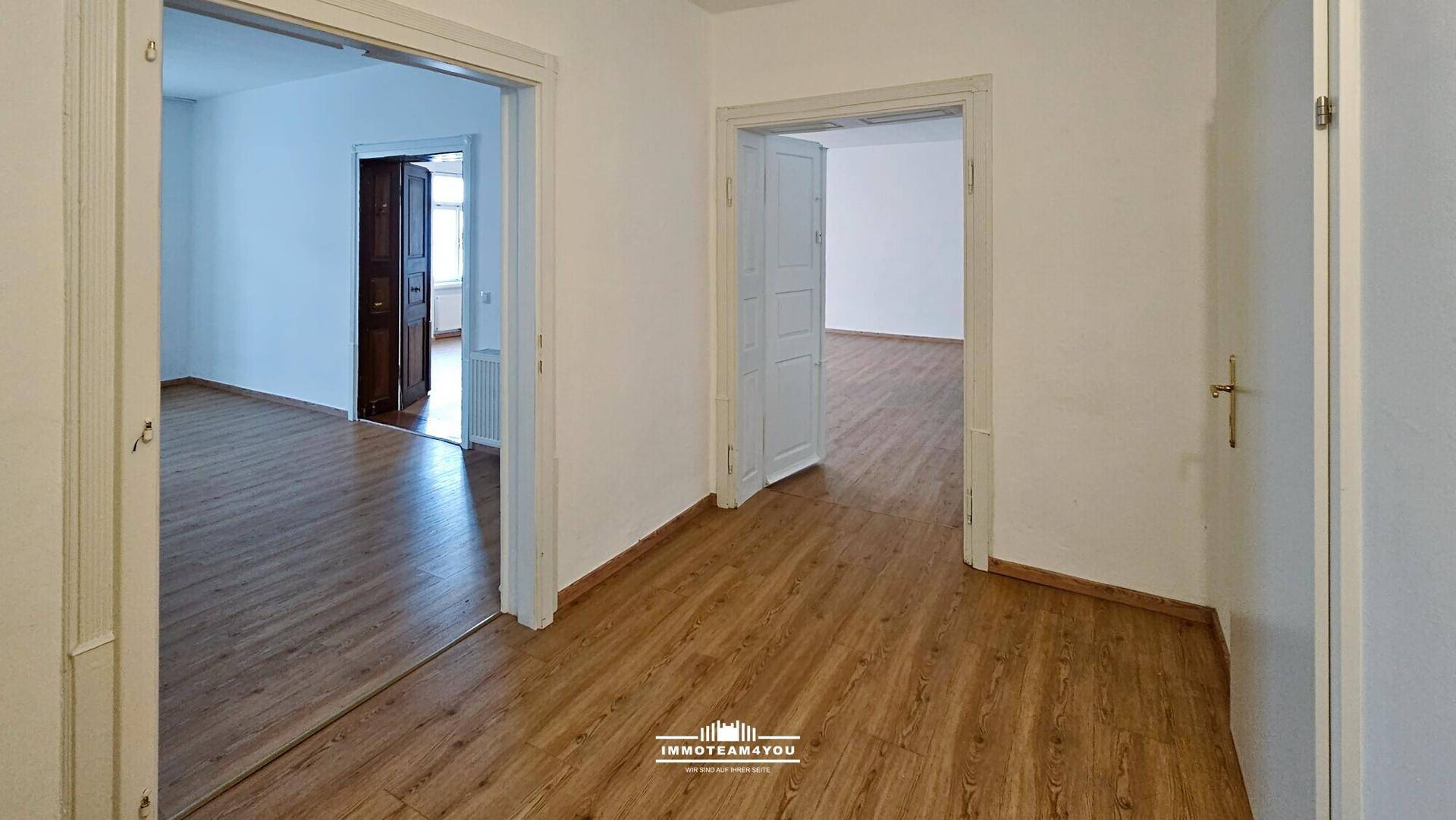Büro im Zentrum mit Altbau-Charme. Raus aus der Masse. - Ansicht 3