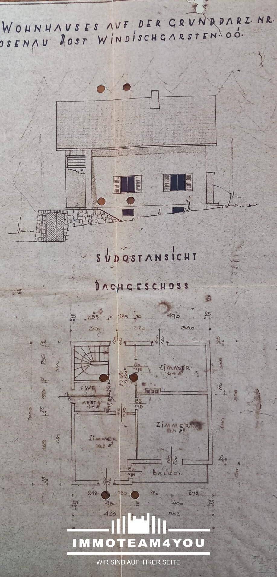 Historischer Plan mit Südostansicht und Grundriss des Dachgeschosses, inklusive Zimmer und Balkon.