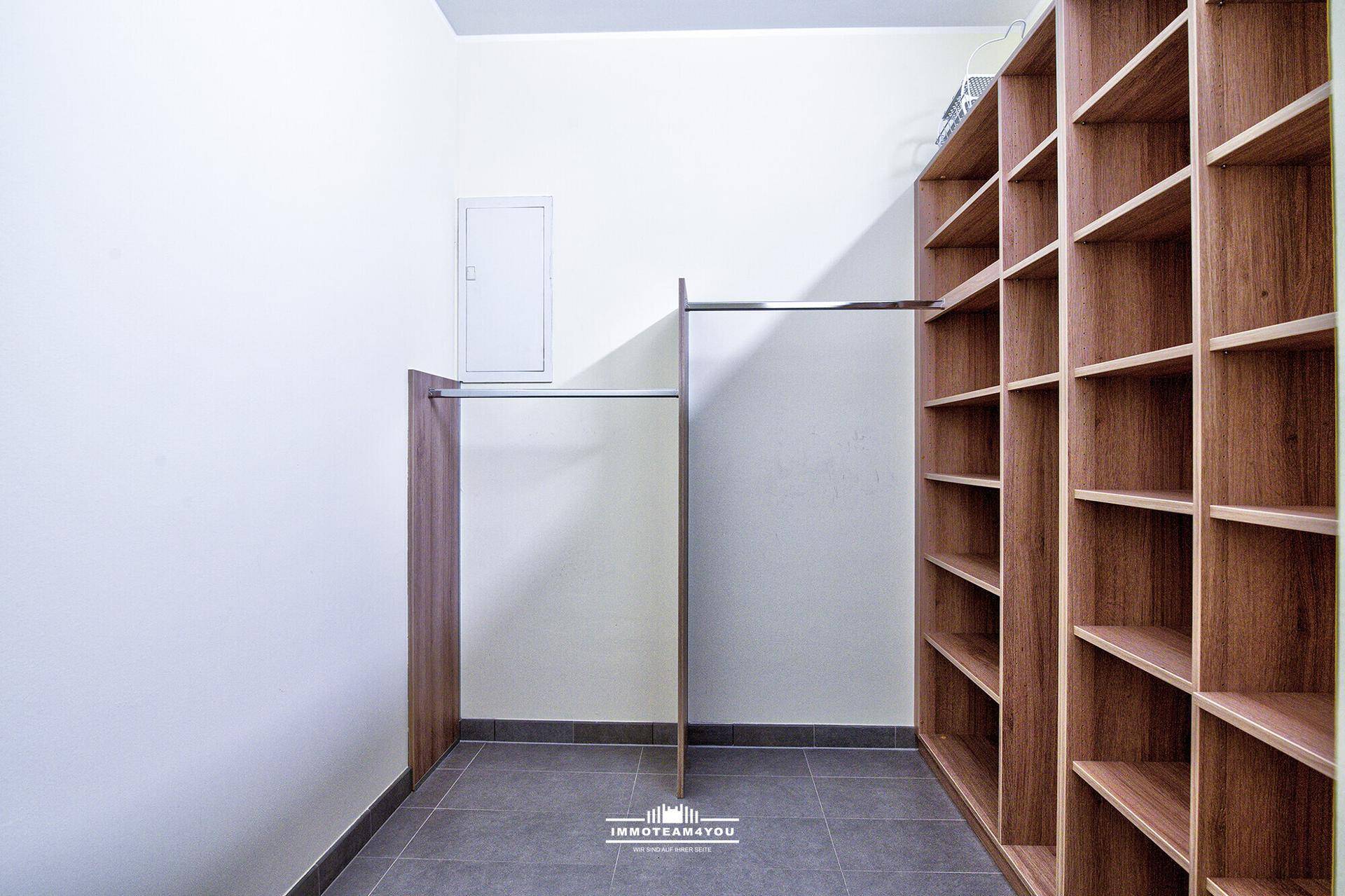 Büroflächen mit besonderer Atmosphäre, Bad, TG-Platz und Kellerabteil! - Widok 4