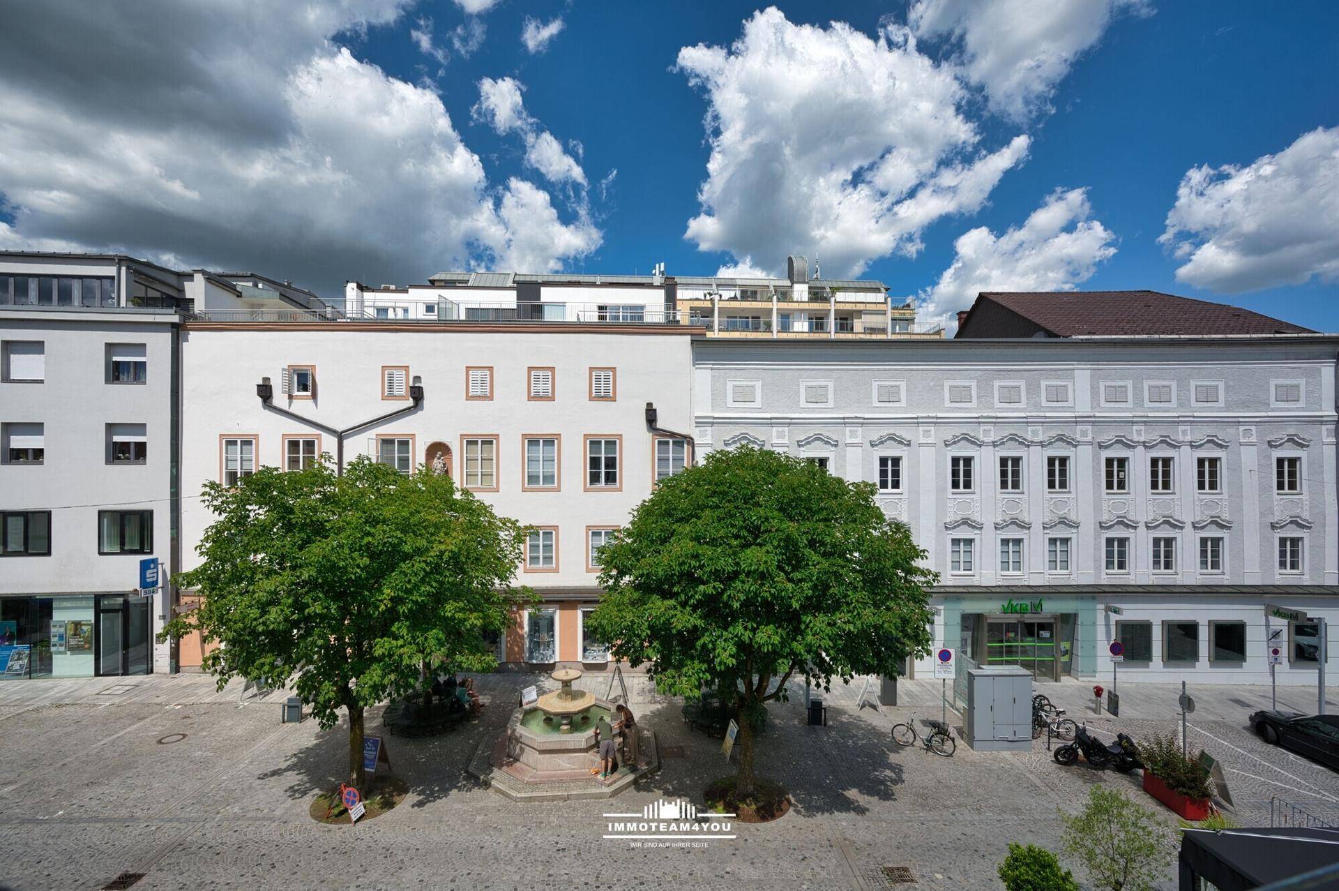 Wohnen im Zentrum mit Altbau-Charme. Raus aus der Masse. Auch als Büro nutzbar.Beeindruckende Raumhöhen. Außergewöhnliche Eleganz – pohled 3