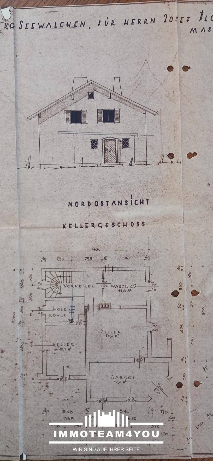 Historischer Plan mit Nordostansicht und Grundriss des Kellergeschosses, inklusive Waschküche und Garage.