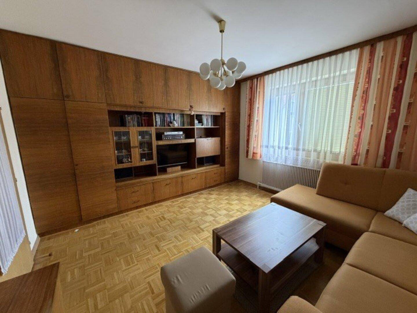 Gepflegtes Einfamilienhaus - 6 Zimmer, Garten, 2 Garagen - in Bischofstetten! - Ansicht 6