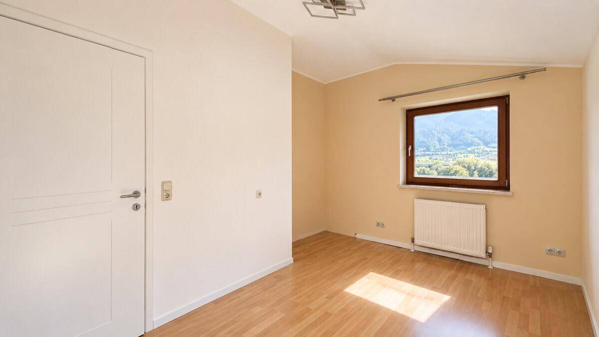 Zimmer mit Balkon