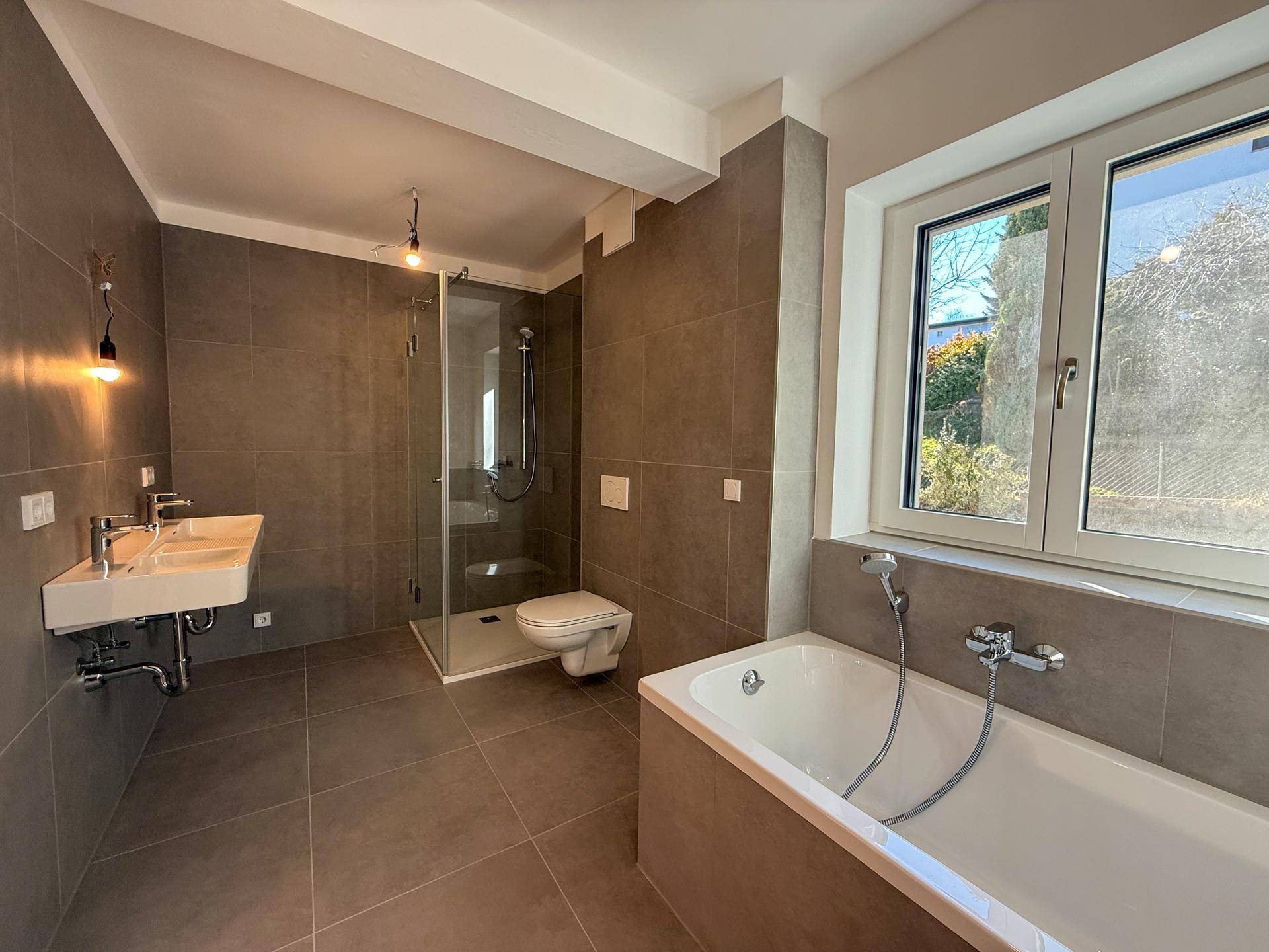 Traumvilla am Ruckerlberg | Erstbezug | Dachterrasse | 12 Zimmer | Lift | Garage - Ansicht 6