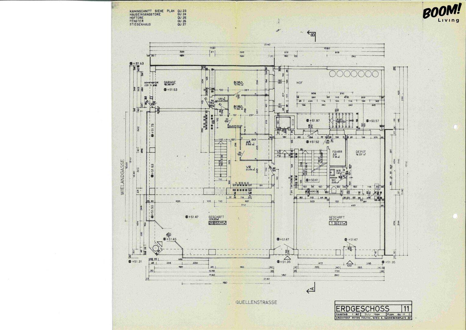 Detaillierter Grundriss des Erdgeschosses mit verschiedenen Räumen und Maßangaben.