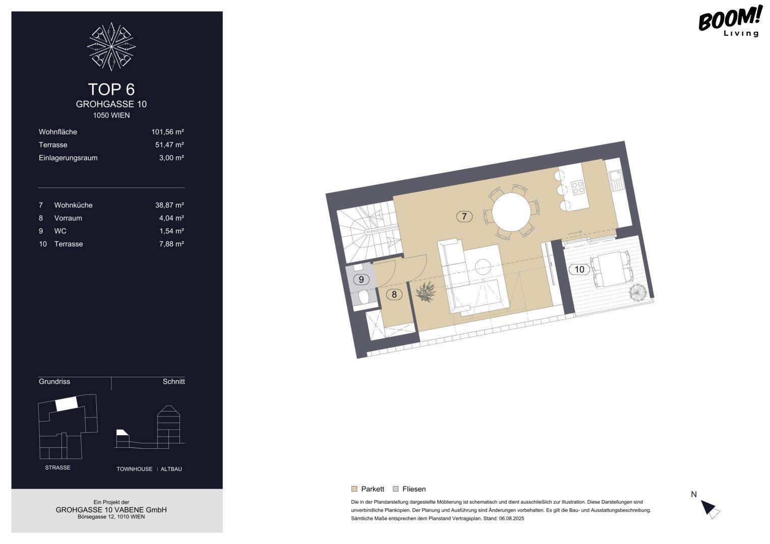 Grundriss der unteren Etage mit offener Wohnküche, WC und Terrasse.