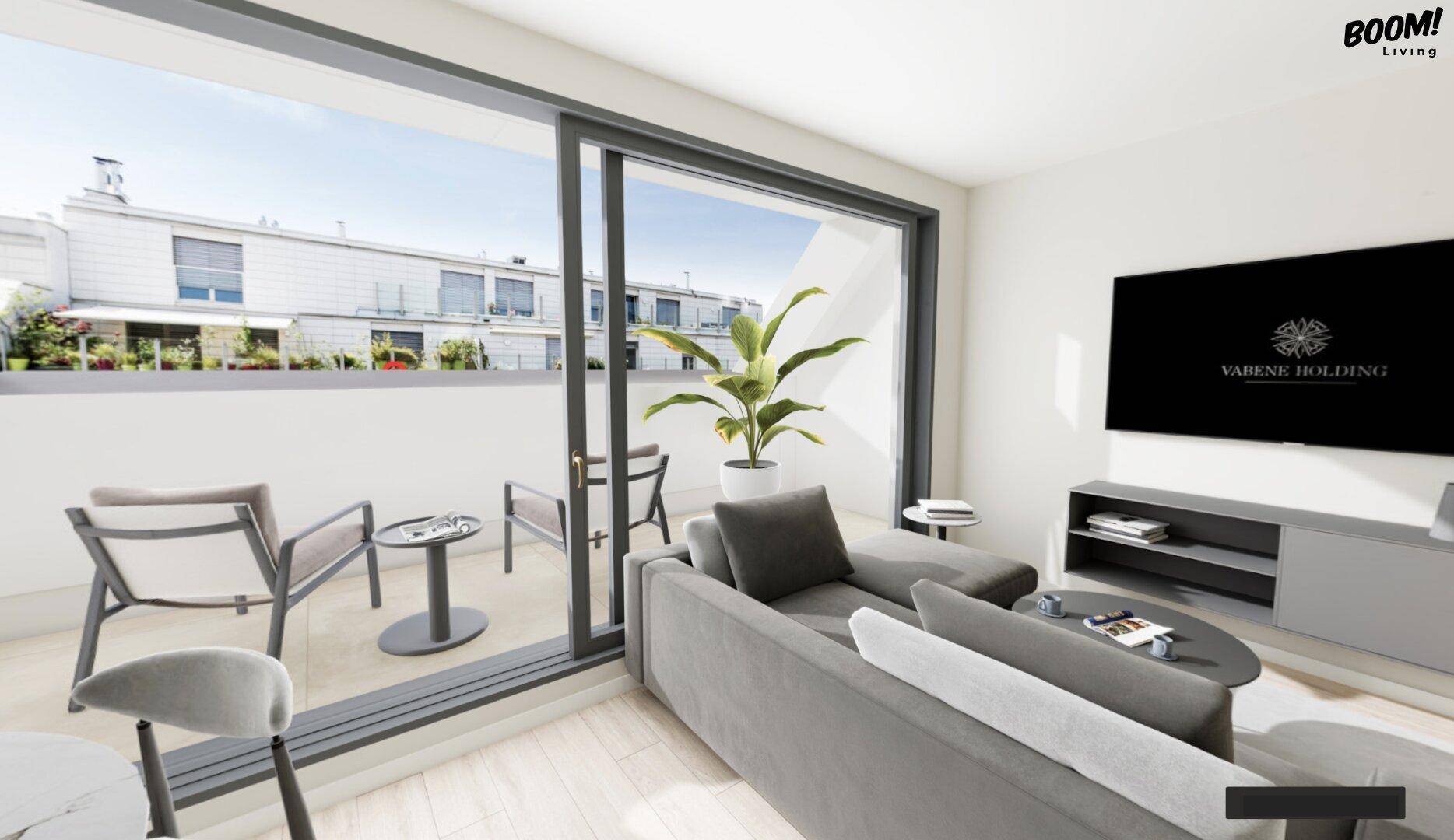 Lichtdurchflutetes Wohnzimmer mit großem Schiebefenster und Zugang zu einer möblierten Terrasse.