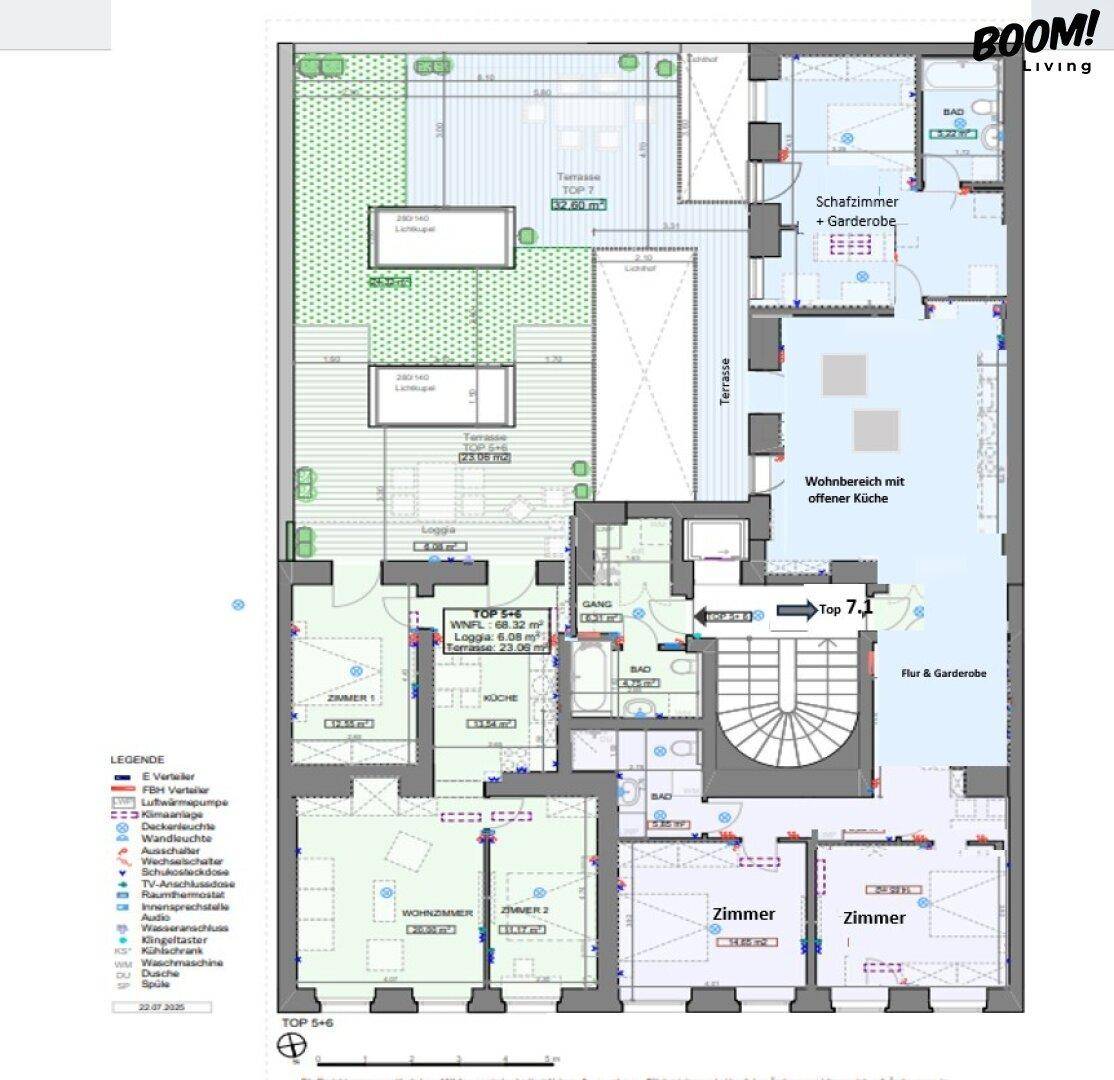 Detaillierter Grundriss einer Wohnung mit mehreren Zimmern, Terrassen und Loggien, inklusive Legende.