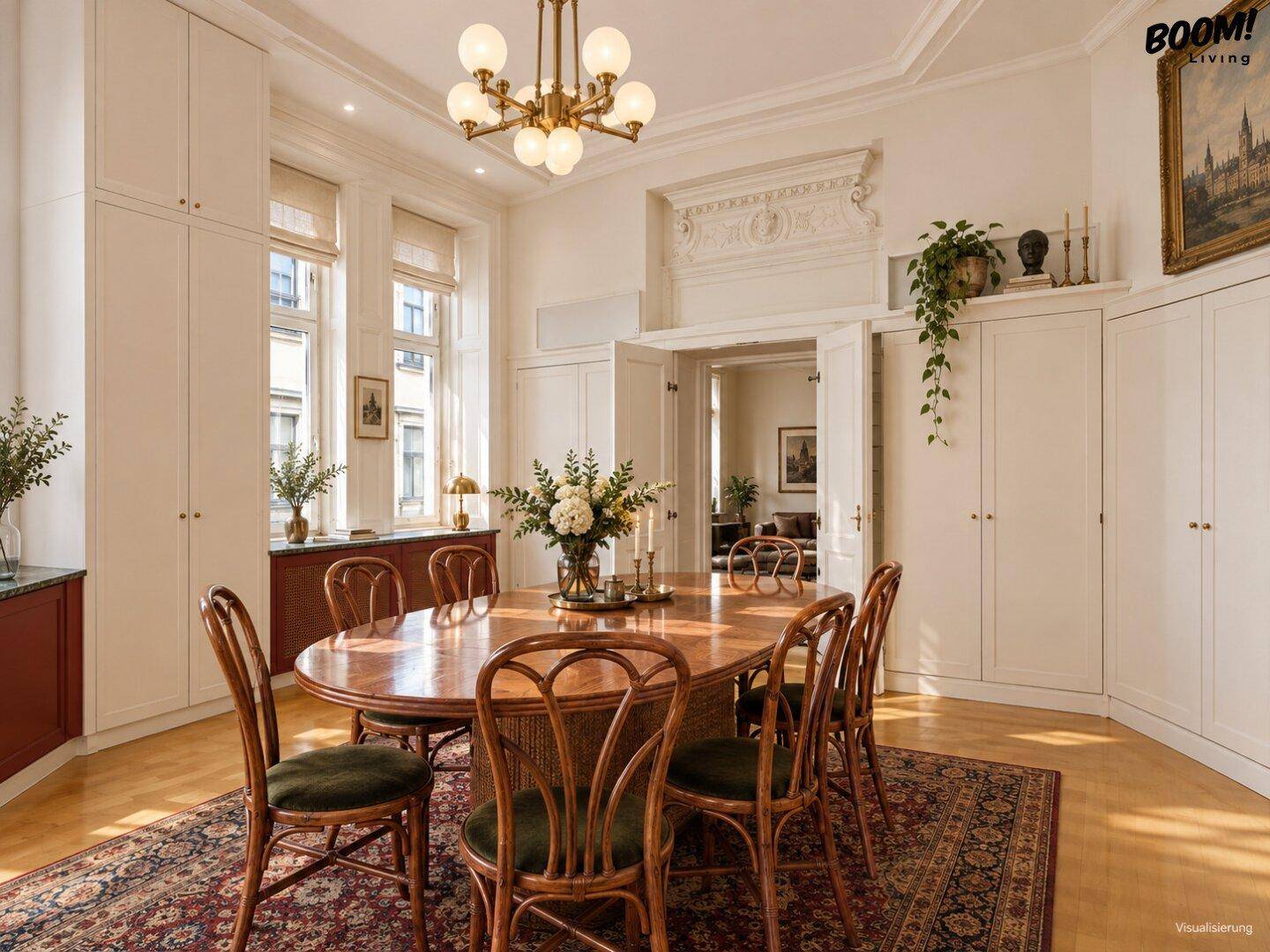 Elegantes Esszimmer mit ovalem Holztisch, Stühlen und Einbauschränken, durch eine Tür mit einem weiteren Raum verbunden.