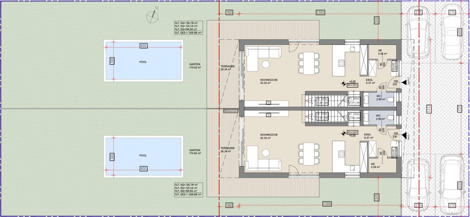 Grundriss des Erdgeschosses mit offenem Wohnbereich, Terrasse, Garten und Pool sowie Parkplätzen.