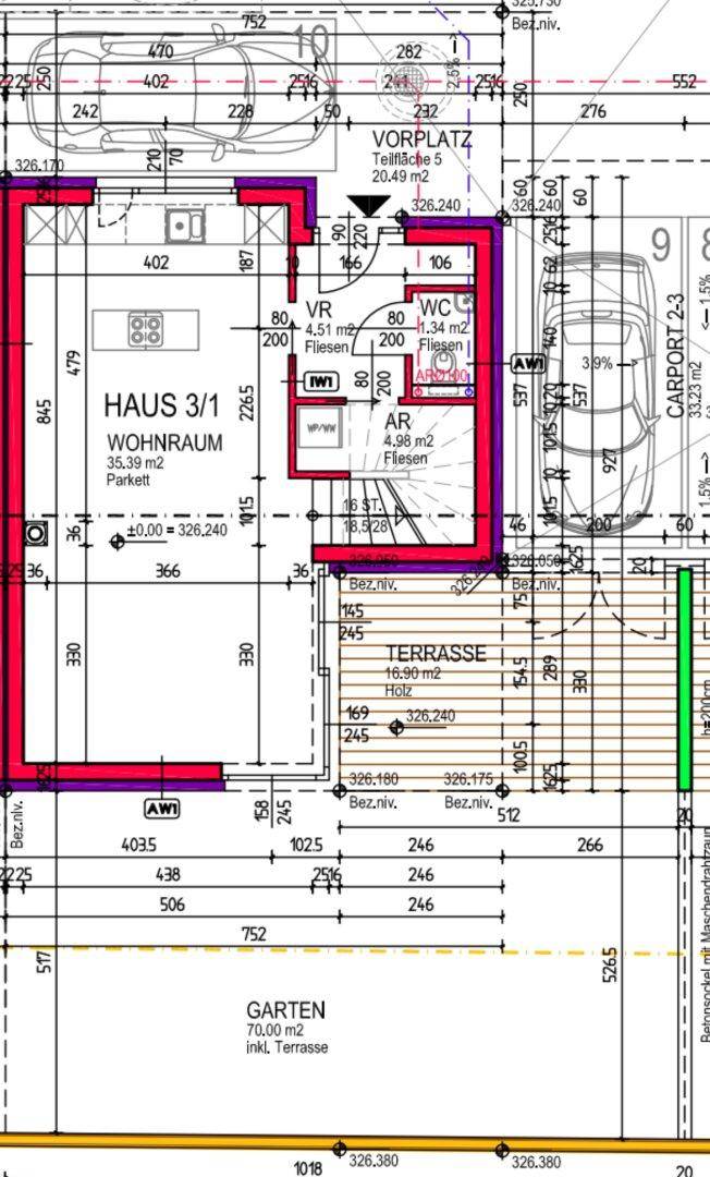 Grundriss des Erdgeschosses mit Wohnraum, Terrasse, Garten und Carport.