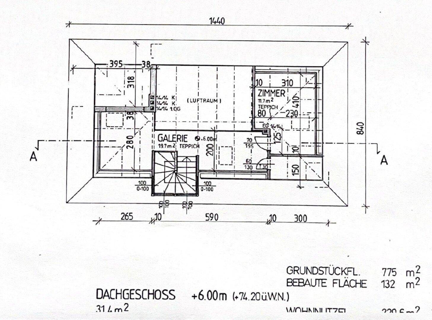 Grundriss des Dachgeschosses mit Galerie und weiteren Zimmern.