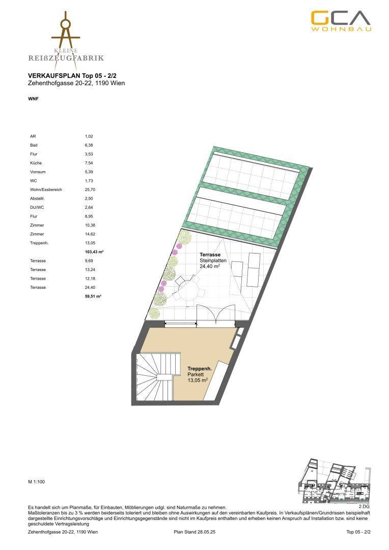 Grundrissplan der oberen Ebene von Top 05 mit großer Terrasse und Treppenhaus.
