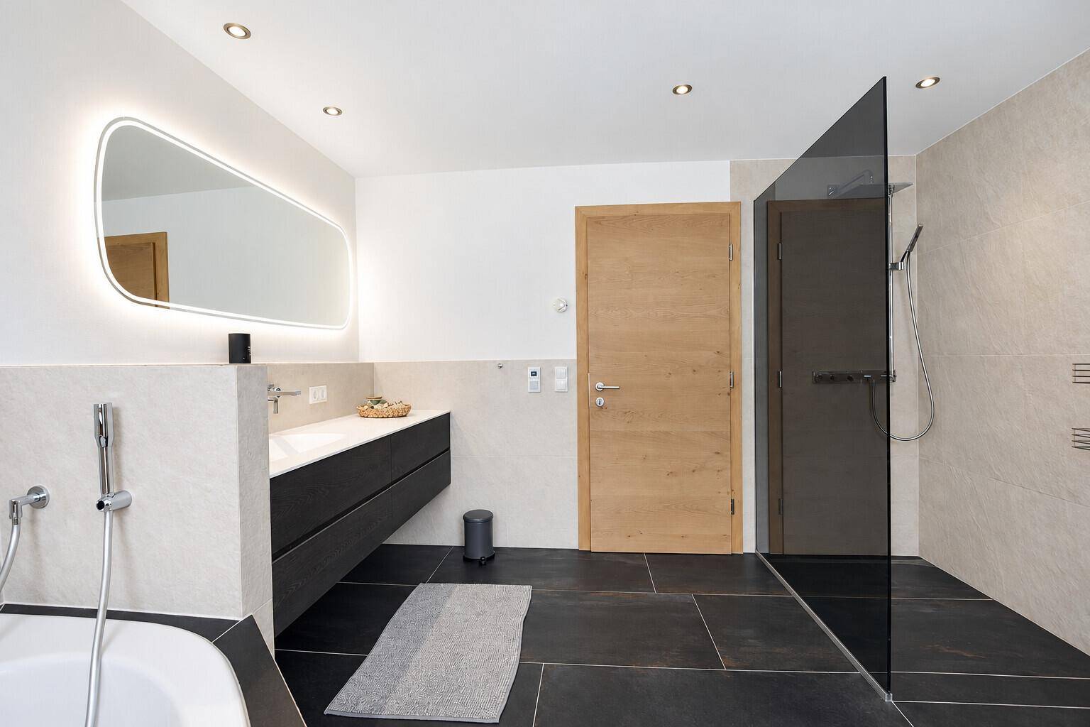 Badezimmer (2 von2)