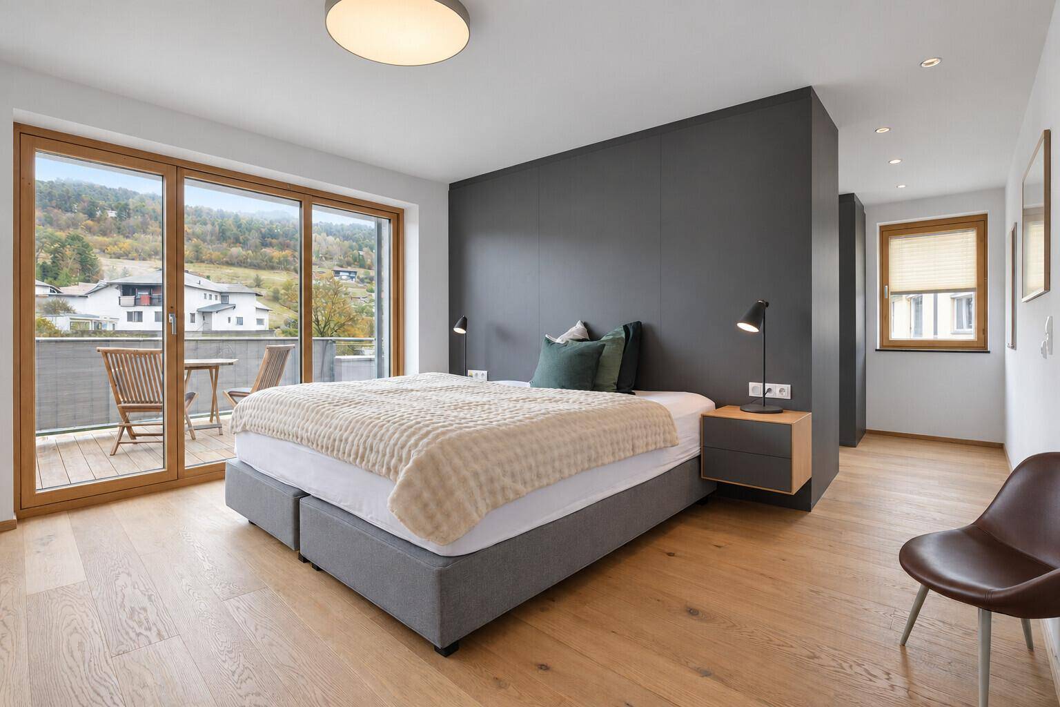 Schlafzimmer 1