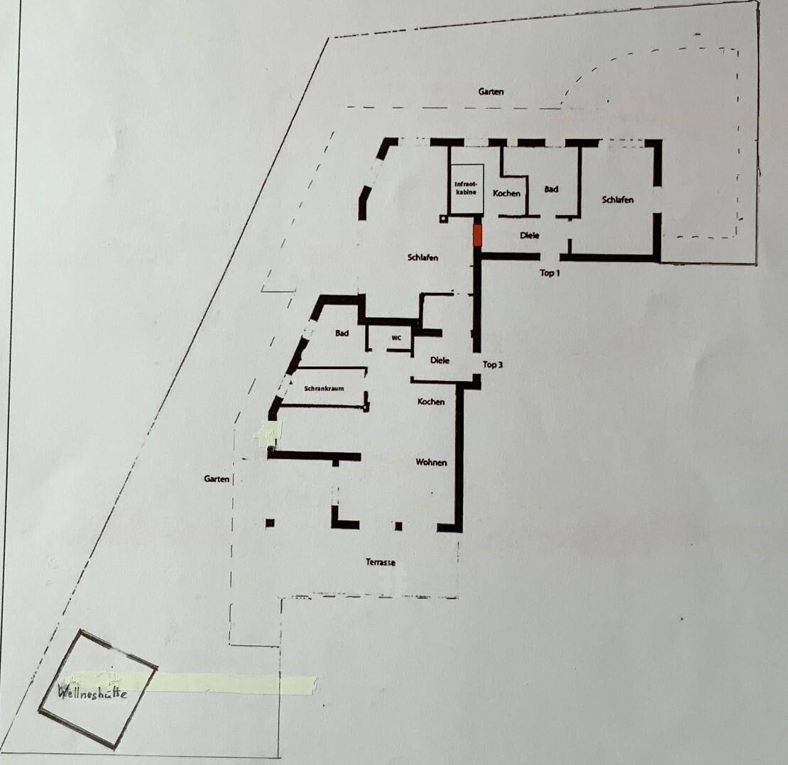 Grundrissplan zeigt die Aufteilung der Wohneinheiten mit Terrasse und Gartenbereichen.