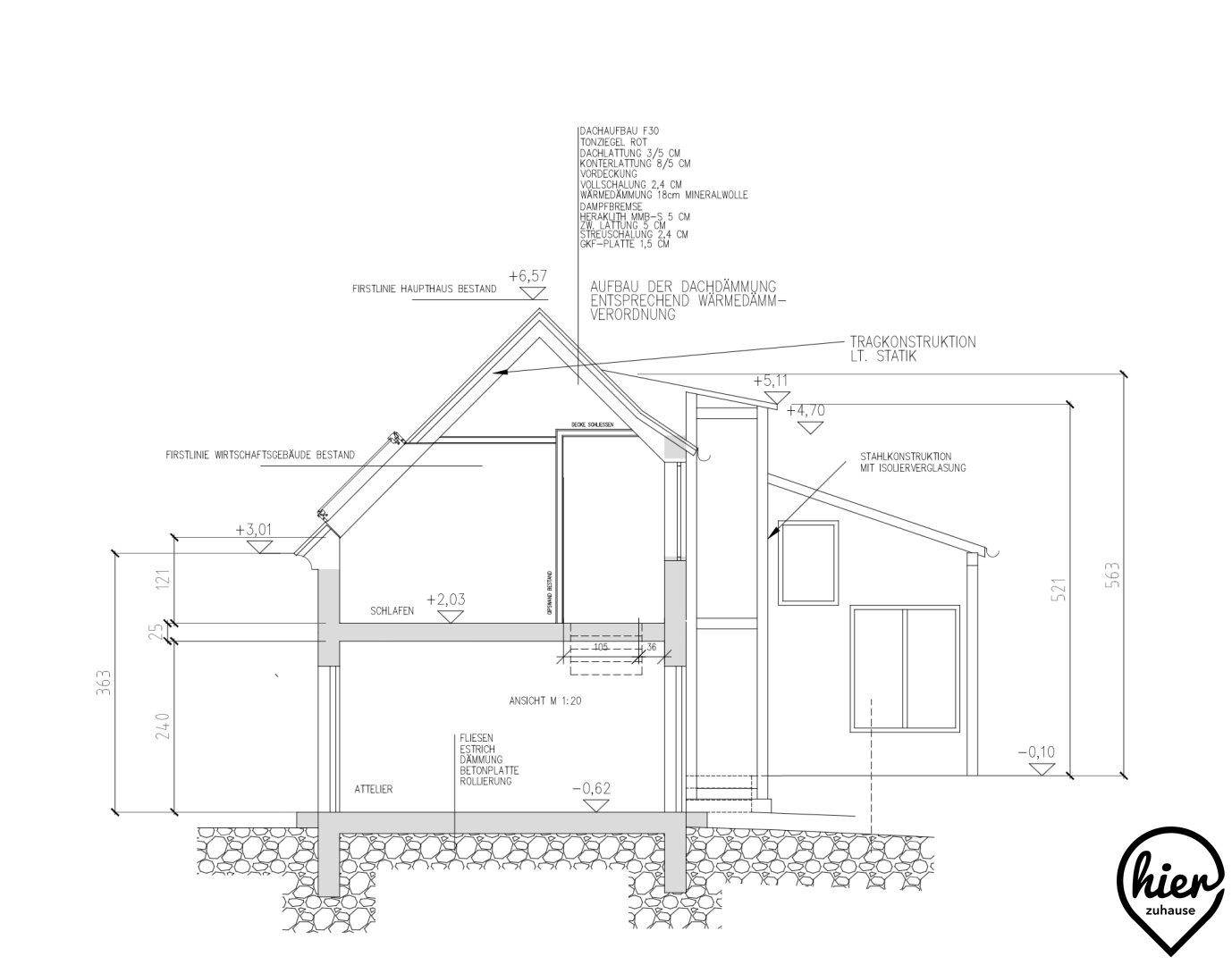 Architektonischer Querschnitt des Gebäudes mit Höhenangaben, Dachkonstruktion und Raumbezeichnungen.