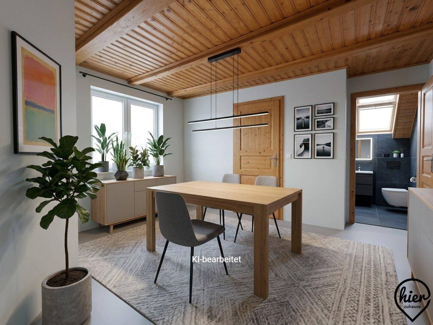 Modernisierter Essbereich mit Holzbalkendecke, minimalistischen Möbeln und hellem Ambiente.