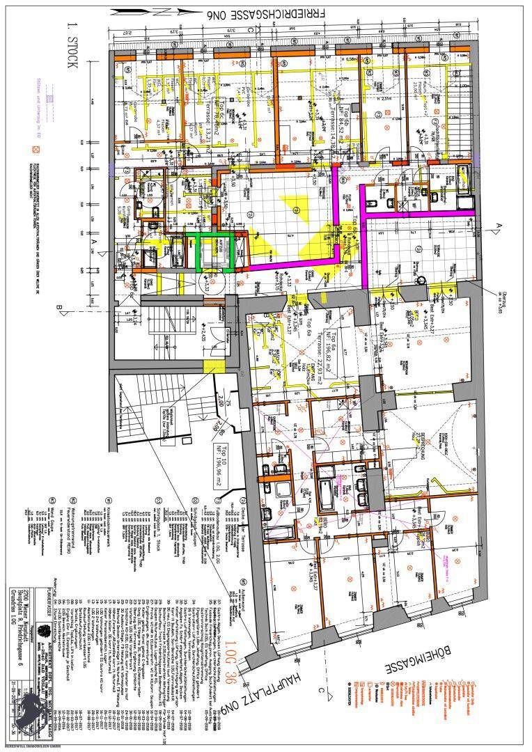 Detaillierter Grundrissplan einer Etage mit verschiedenen Räumen und Funktionsbereichen.