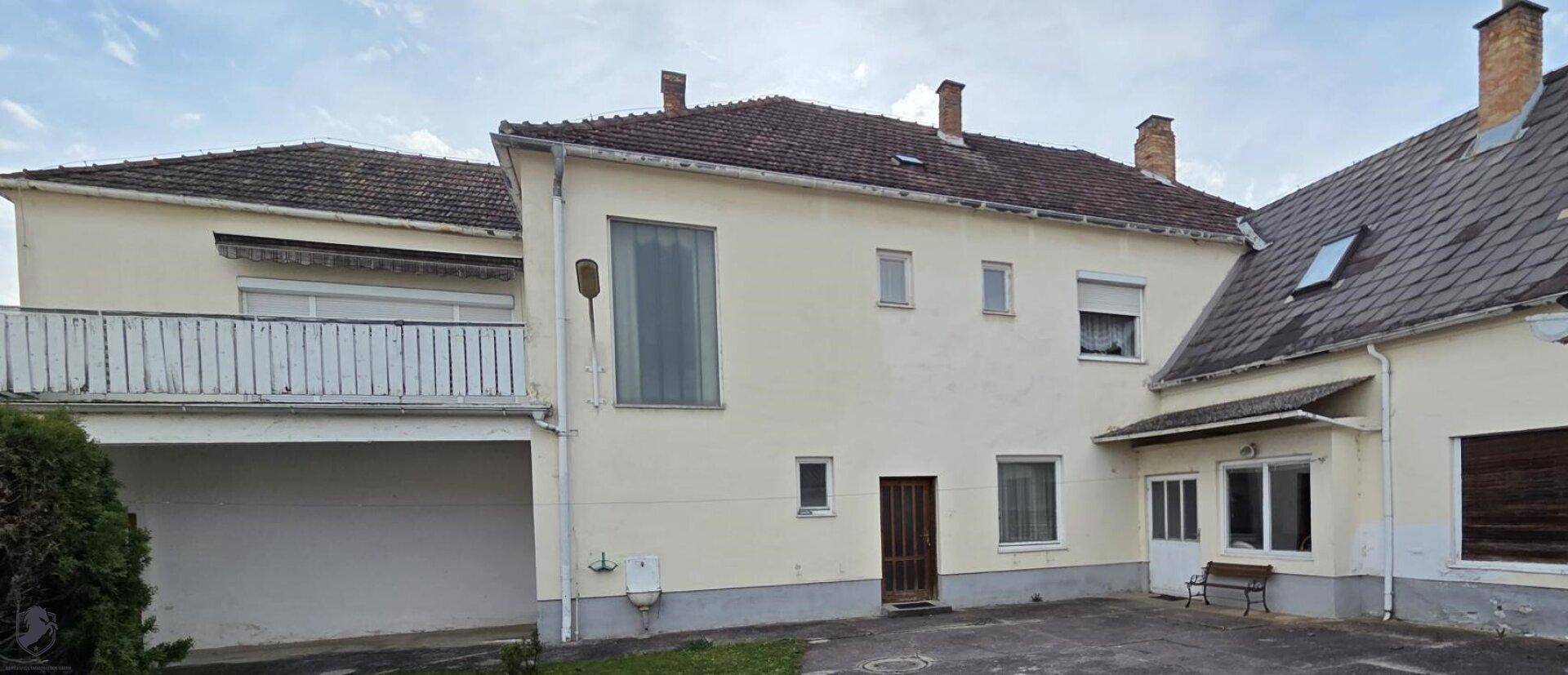 +++JETZT ZUGREIFEN : EIN MEHRFAMILIENHAUS mit - 3 EINGÄNGE -zum Sanieren und Renovieren. !!! € 262.000,-- VB +++mit Garten und in guter Lage zu verkaufen +++ – pohled 2