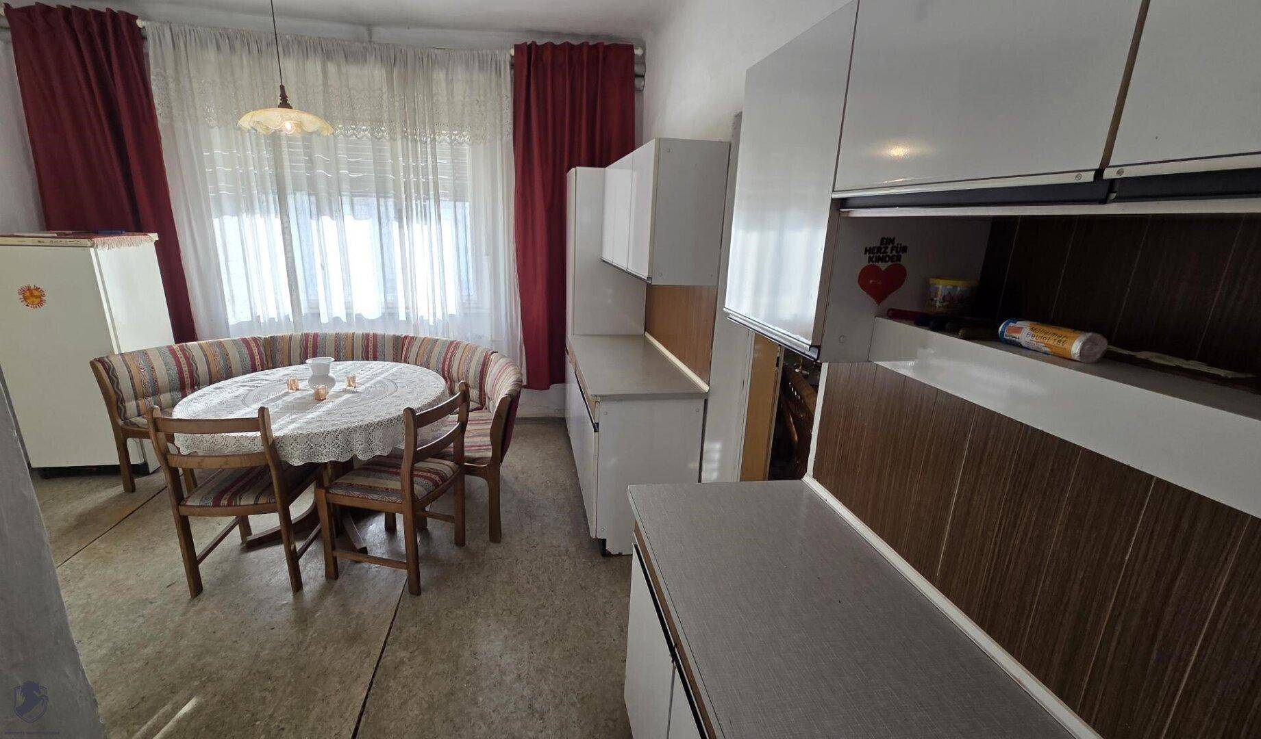 +++JETZT ZUGREIFEN : EIN MEHRFAMILIENHAUS mit - 3 EINGÄNGE -zum Sanieren und Renovieren. !!! € 262.000,-- VB +++mit Garten und in guter Lage zu verkaufen +++ – pohled 6