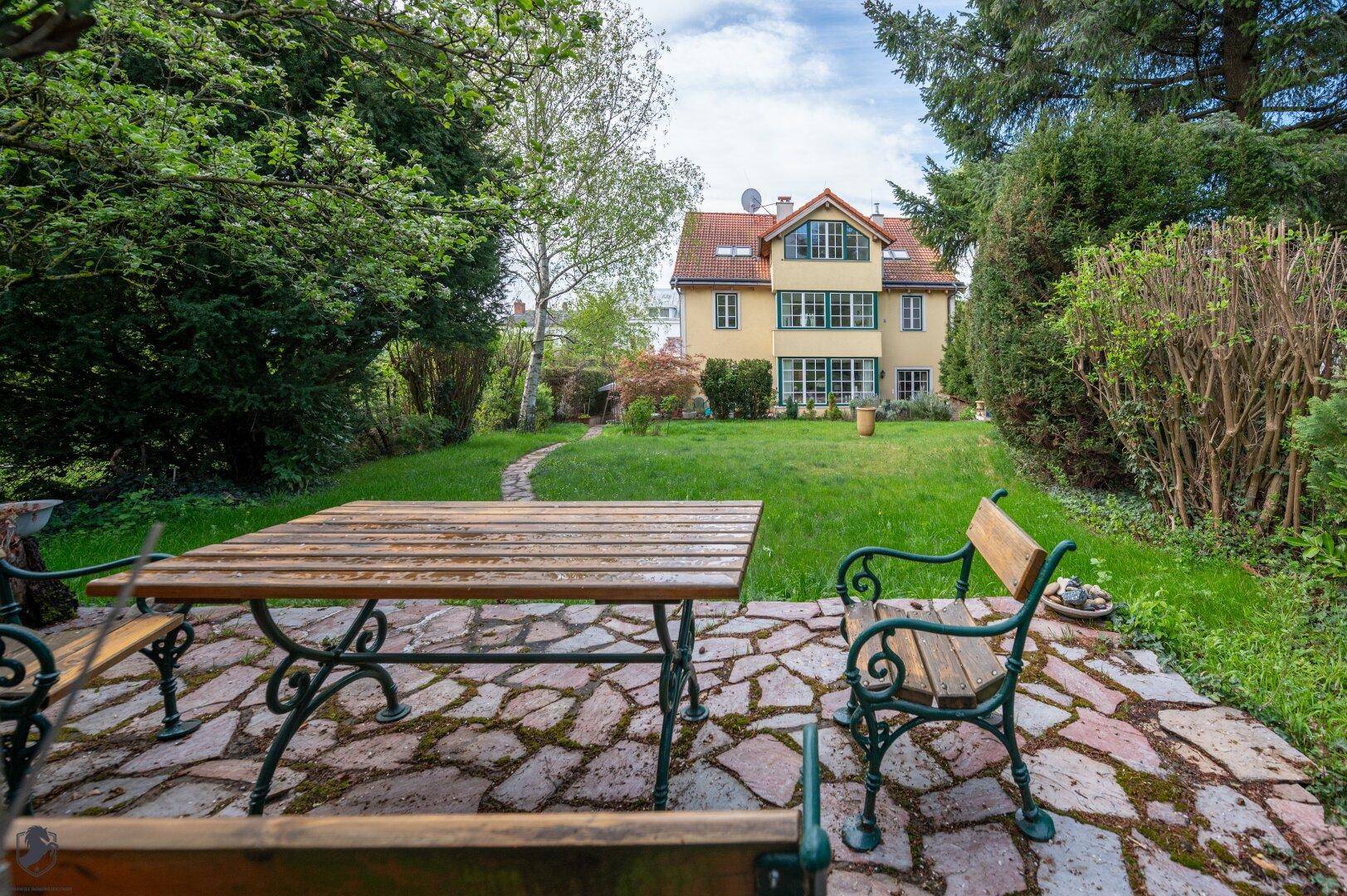 MEHRFAMILIENHAUS MIT ENTWICKLUNGSPOTENZIAL Bestlage Hietzing - Ansicht 2