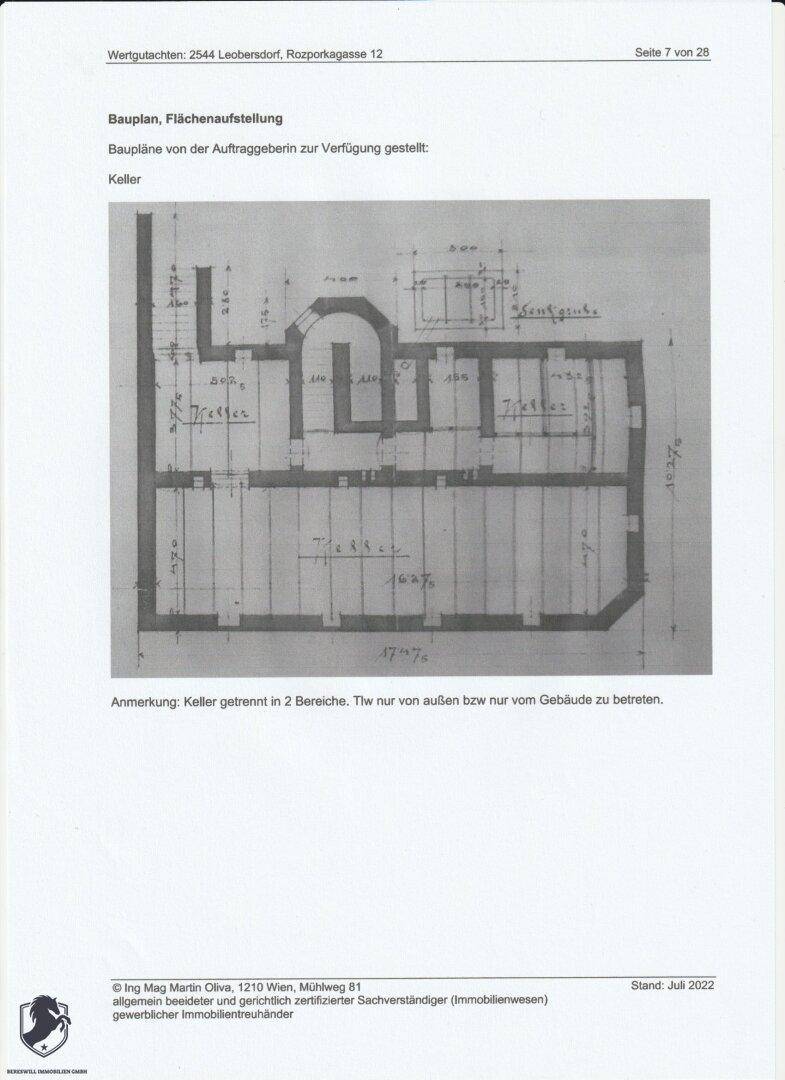 Grundrissplan des Kellers mit verschiedenen Räumen und Zugangsbereichen.