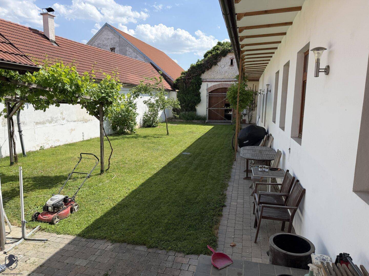 Stilvolle Wohn- &amp; Gewerbeliegenschaft mit Loftcharakter im Weinviertel - Ansicht 2