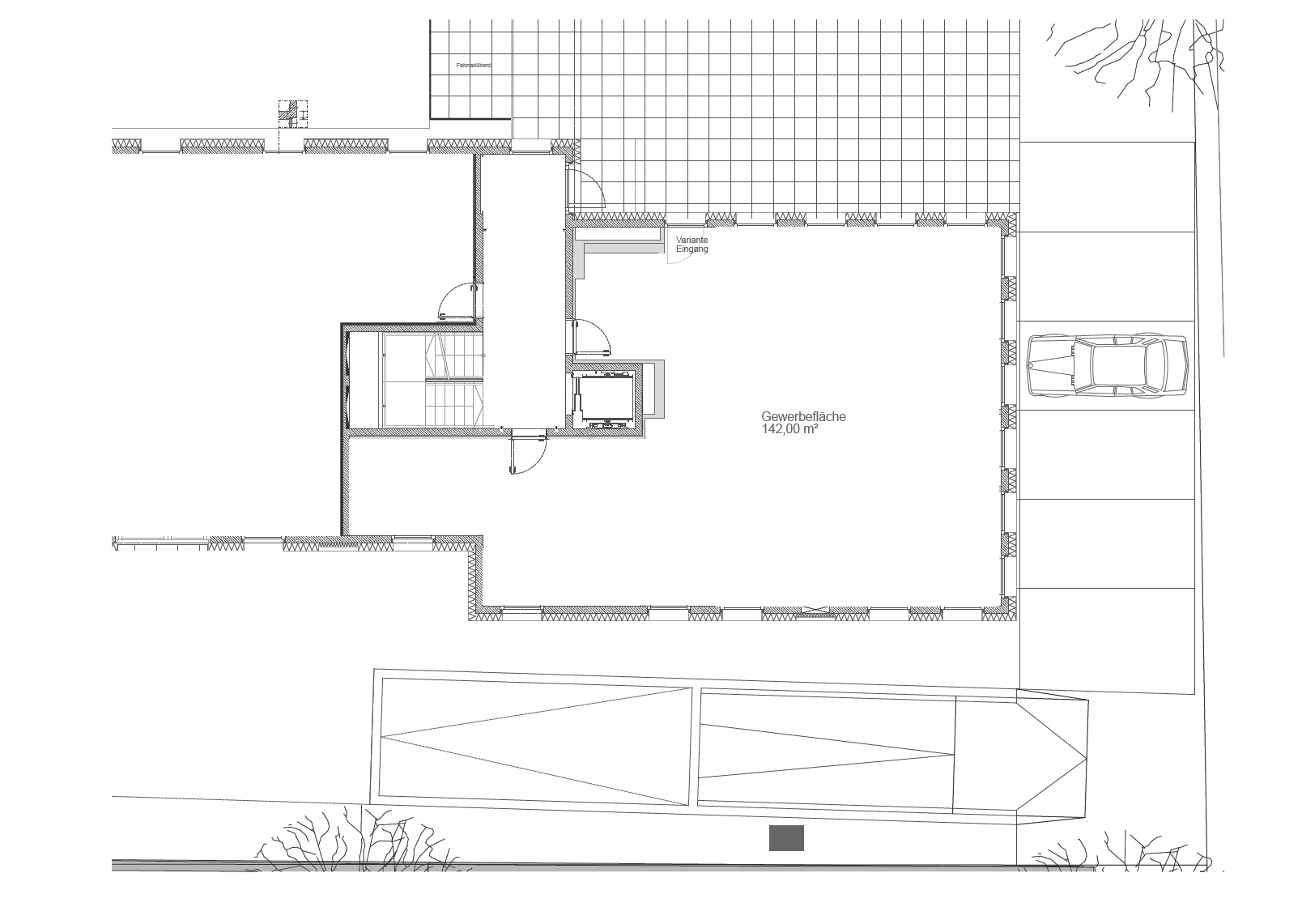 Grundrissplan einer Gewerbefläche von 142 m² mit Eingangsbereich, Treppenhaus und Außenparkplatz.
