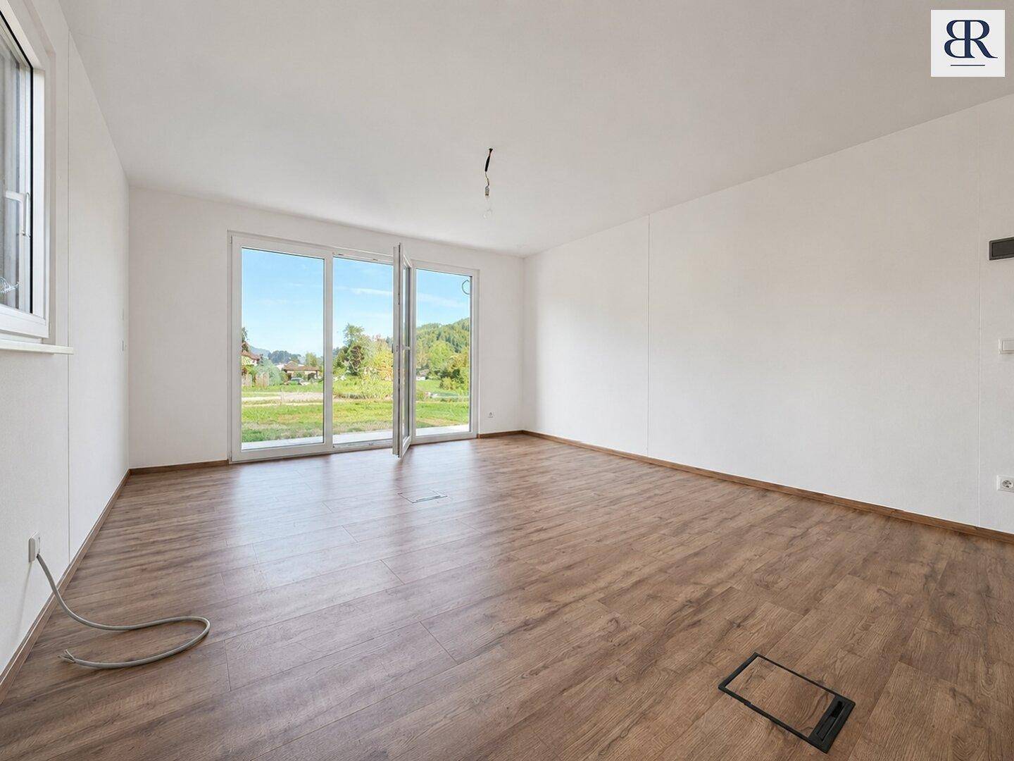 Wohnzimmer mit Blick zur Terrasse