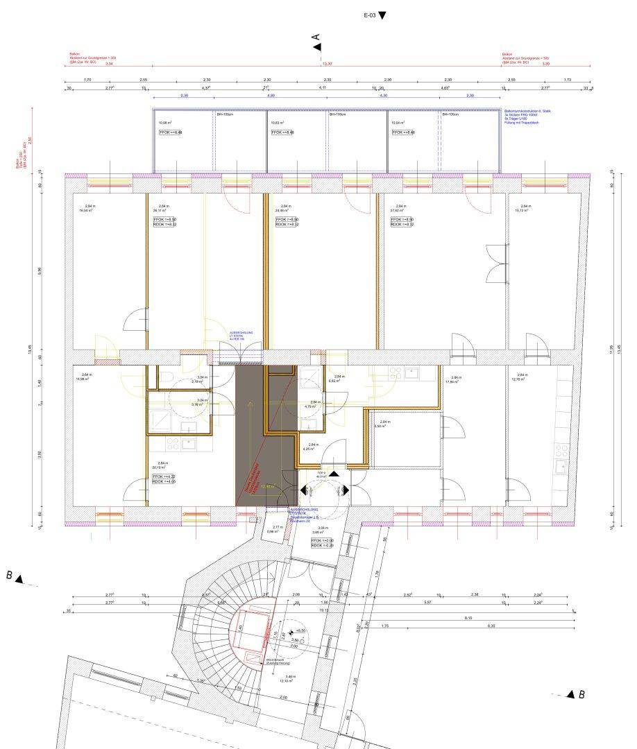 Detaillierter Grundriss mit mehreren Räumen und einer markanten Wendeltreppe im unteren Bereich.