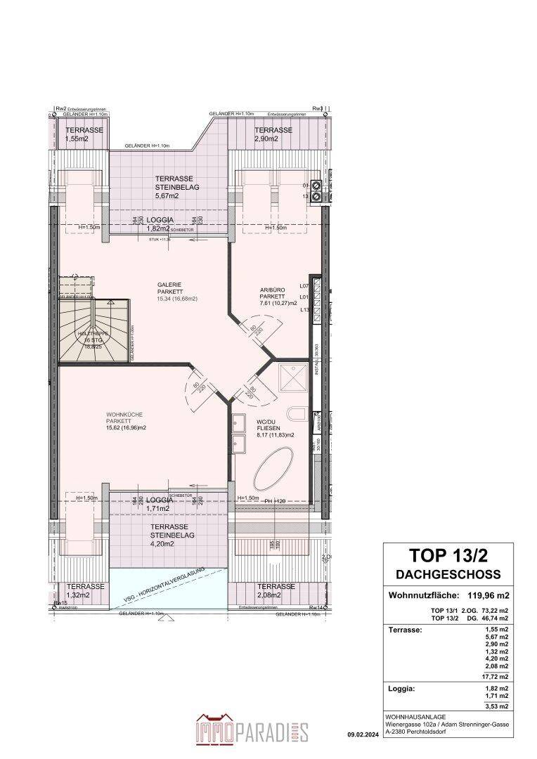 Grundriss des Dachgeschosses mit offener Wohnküche, Galerie, Bad, WC, Loggia und mehreren Terrassen.