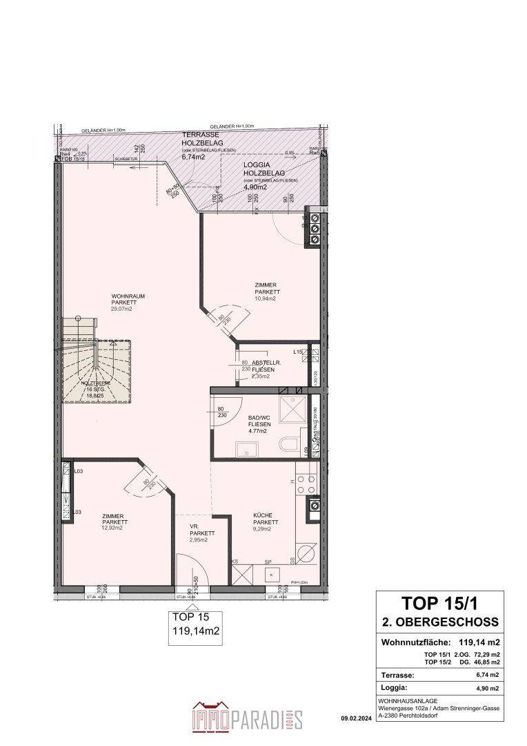 Grundriss der oberen Etage mit Wohnraum, Zimmern, Terrasse und Loggia.
