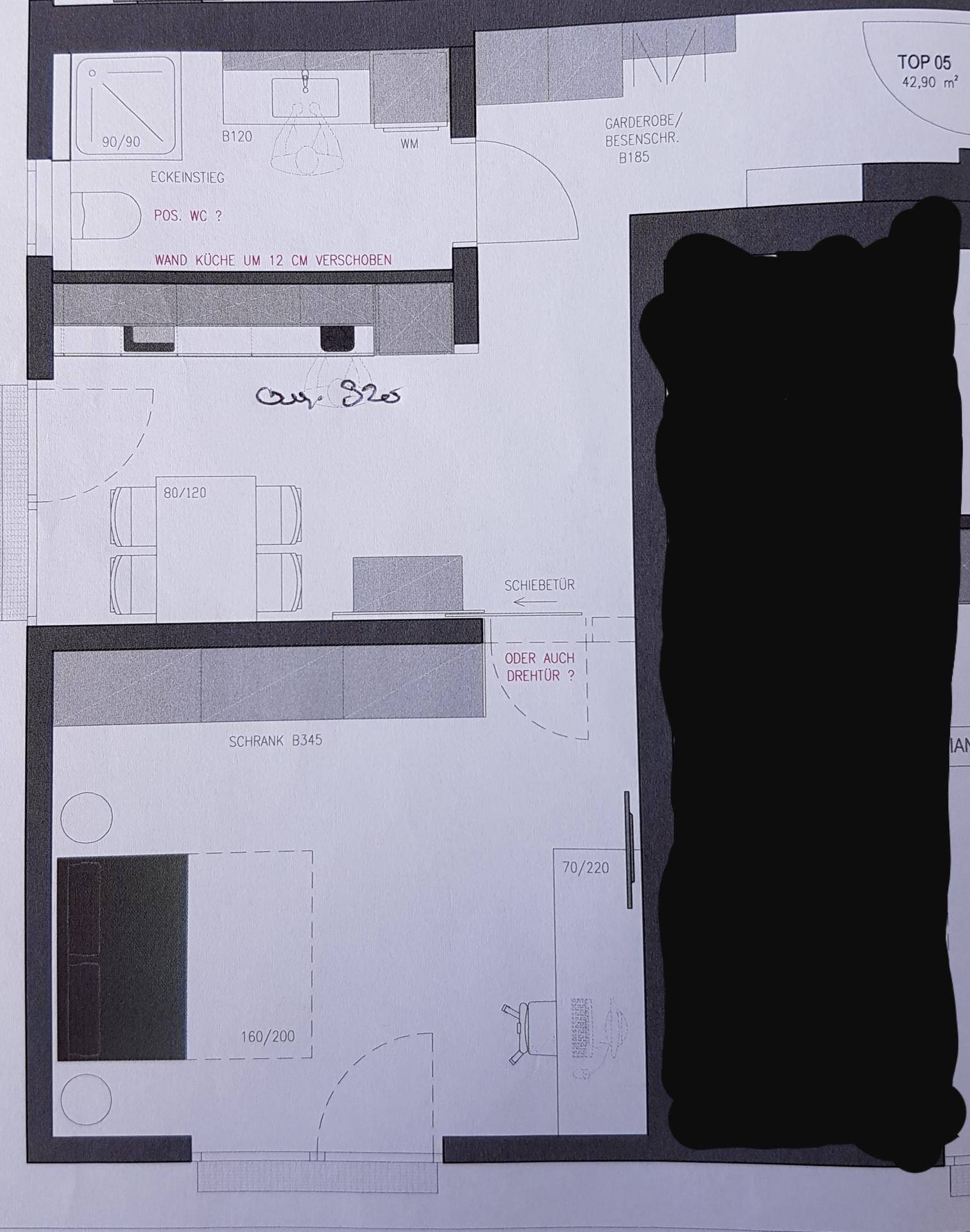 Detaillierter Grundriss mit Schlafzimmer, Bad, Küche, Garderobe und Schiebetür-Optionen.