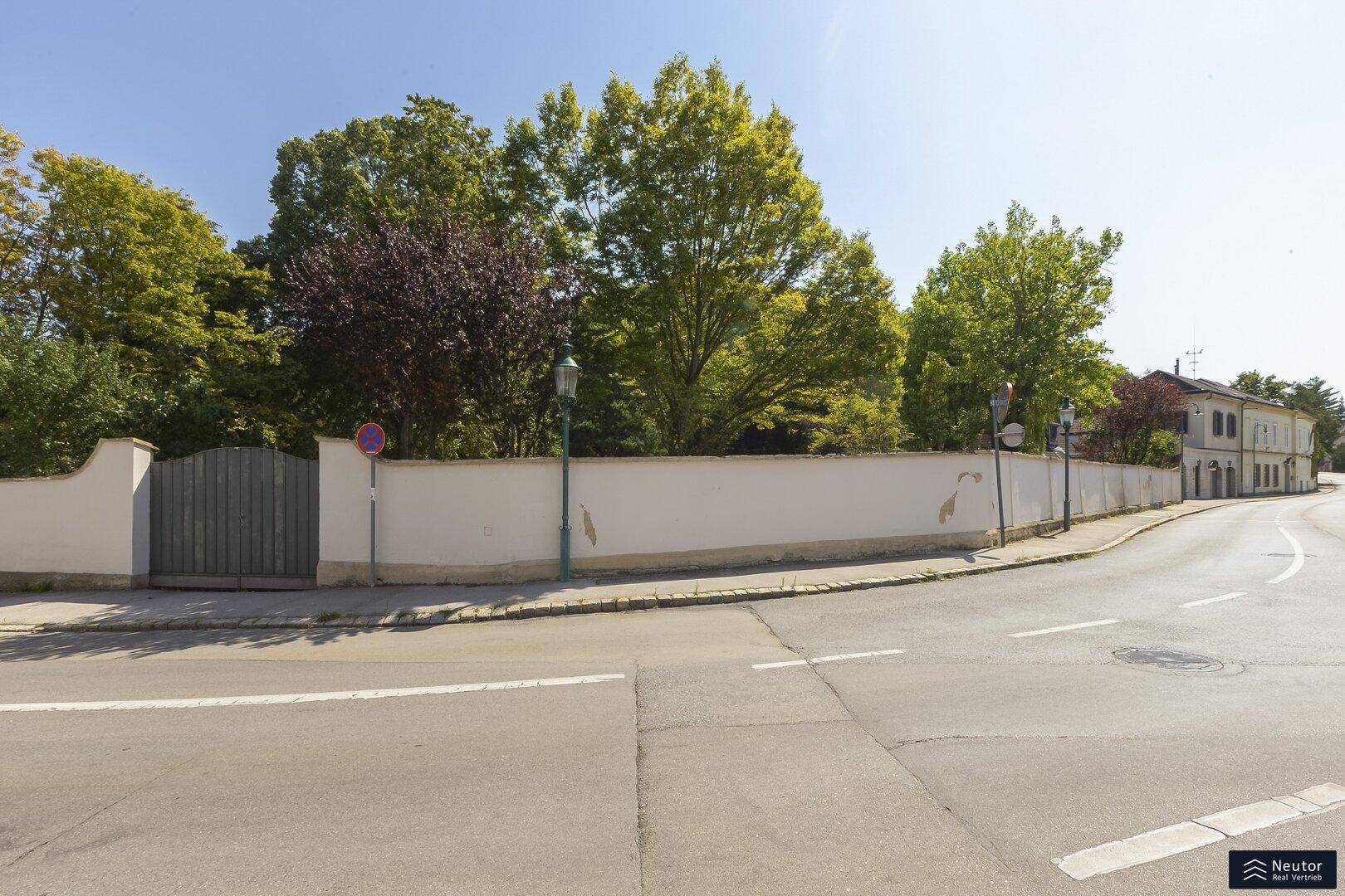 STADTRAND VON WIEN - AM FUßE DES HOCHBERGS - GROßZÜGIGES BAUGRUNDSTÜCK IM PERCHTOLDSDORFER ZENTRUM - Ansicht 3