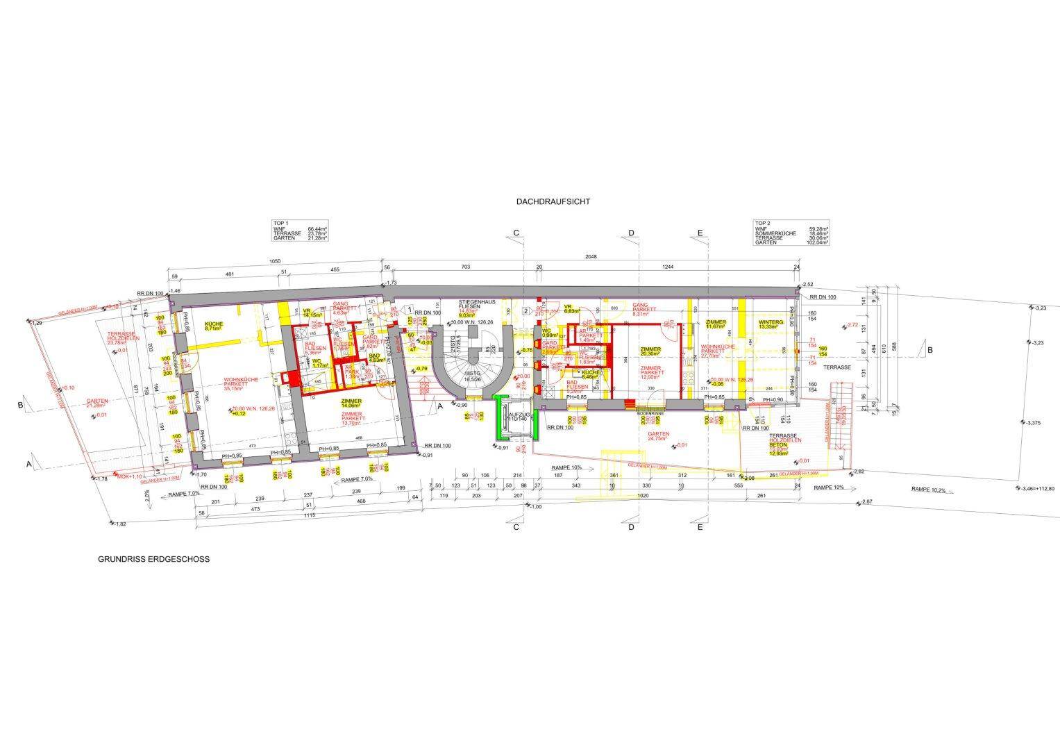 Grundriss des Erdgeschosses mit offenem Wohnbereich, Terrasse und barrierefreiem Zugang über eine Rampe.